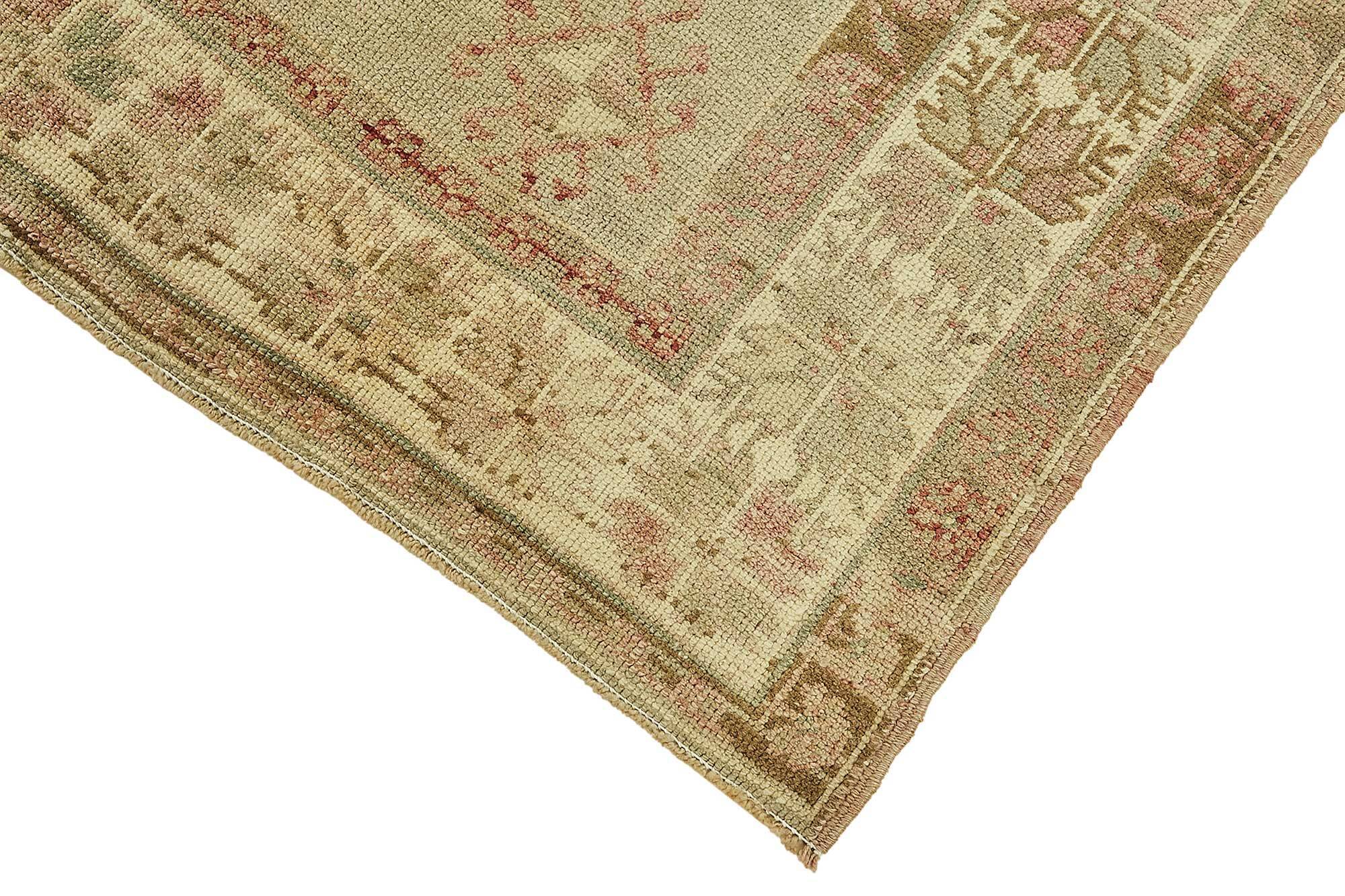 Turkish Vintage Anatolian Rug 115 cm x 202 cm
