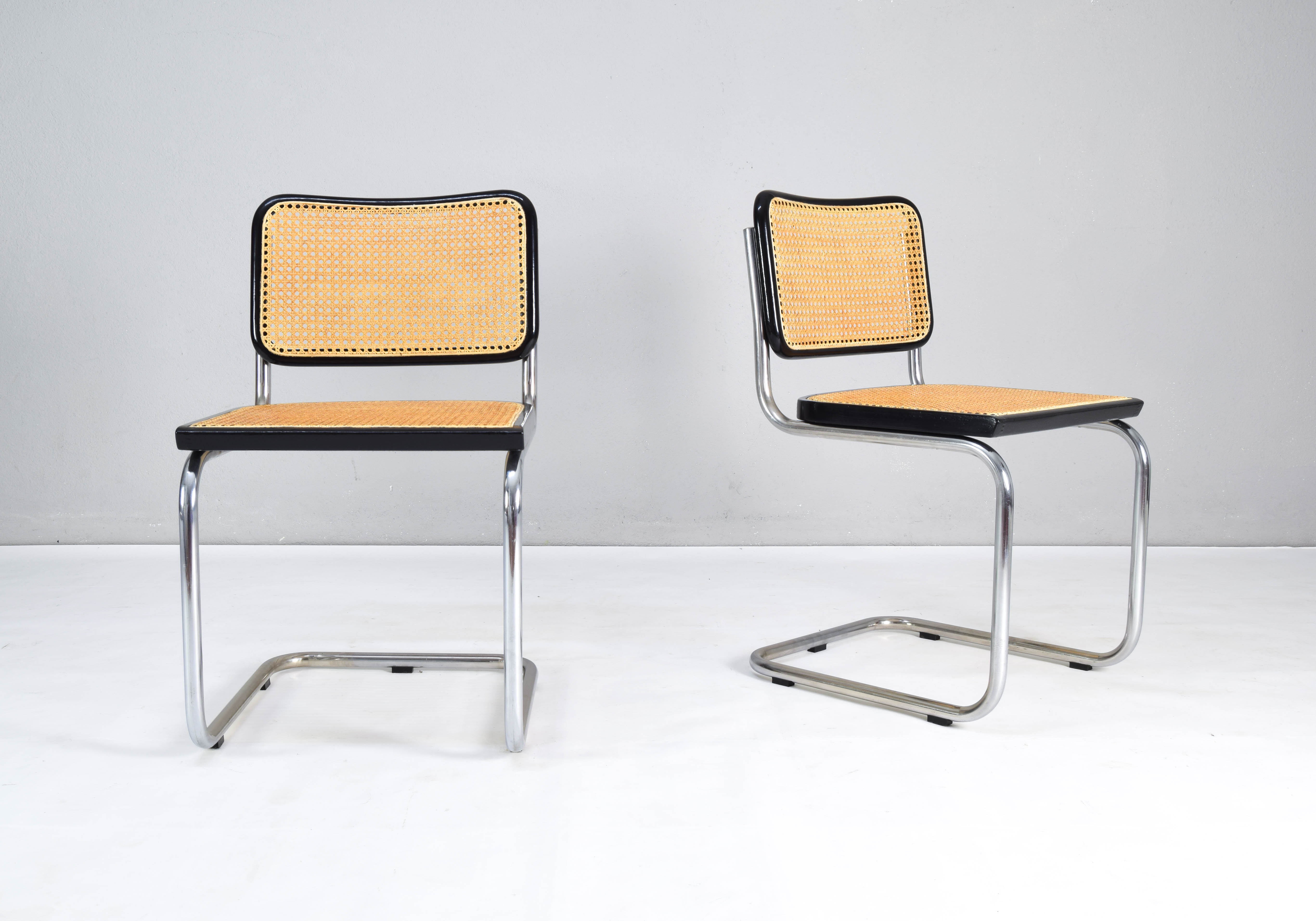 Set of two mid-century modern Marcel Breuer B32 Cesca chairs, Italy 1970s