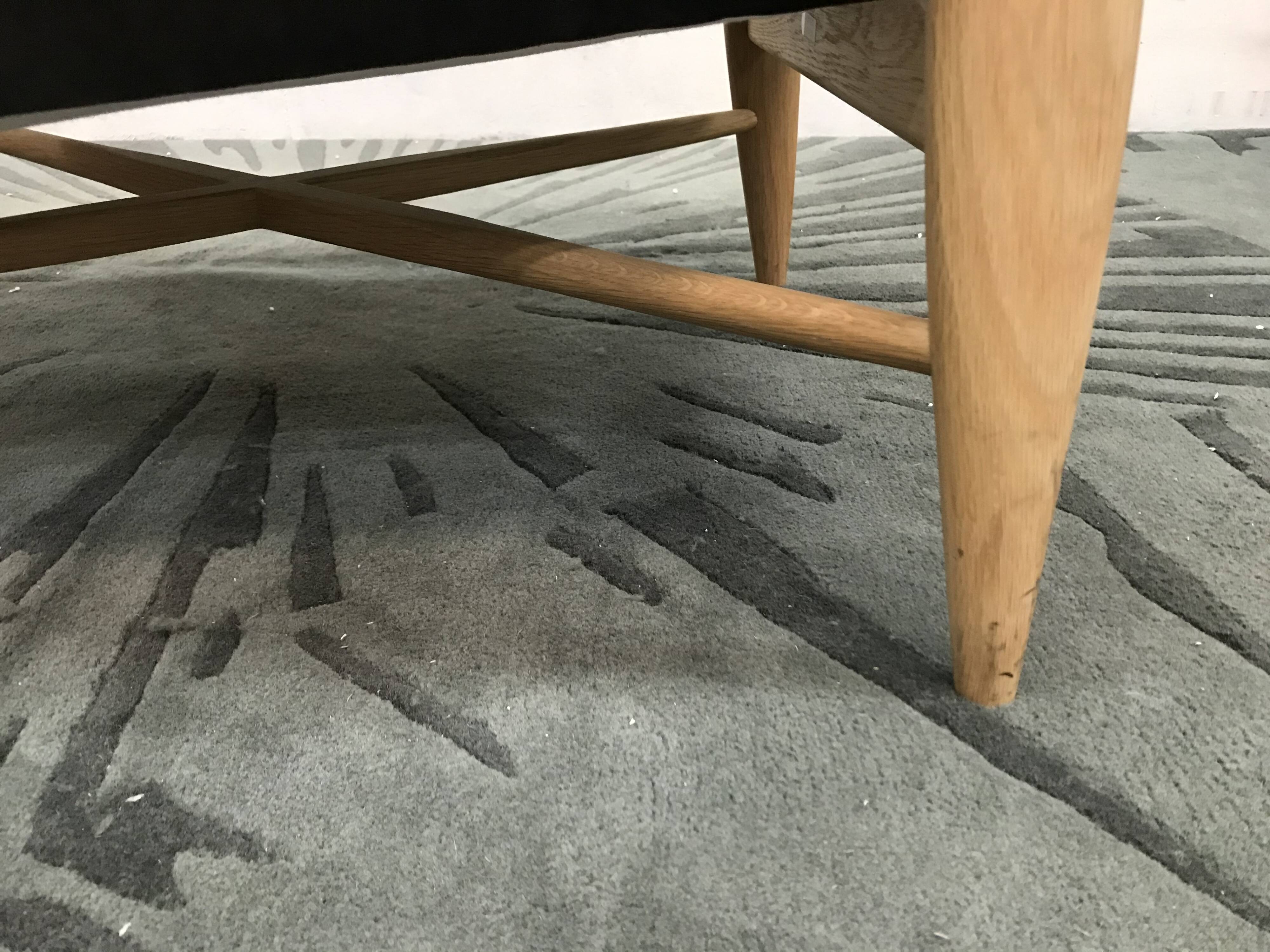 Floating velvet grey velvet chair chic Red Edition