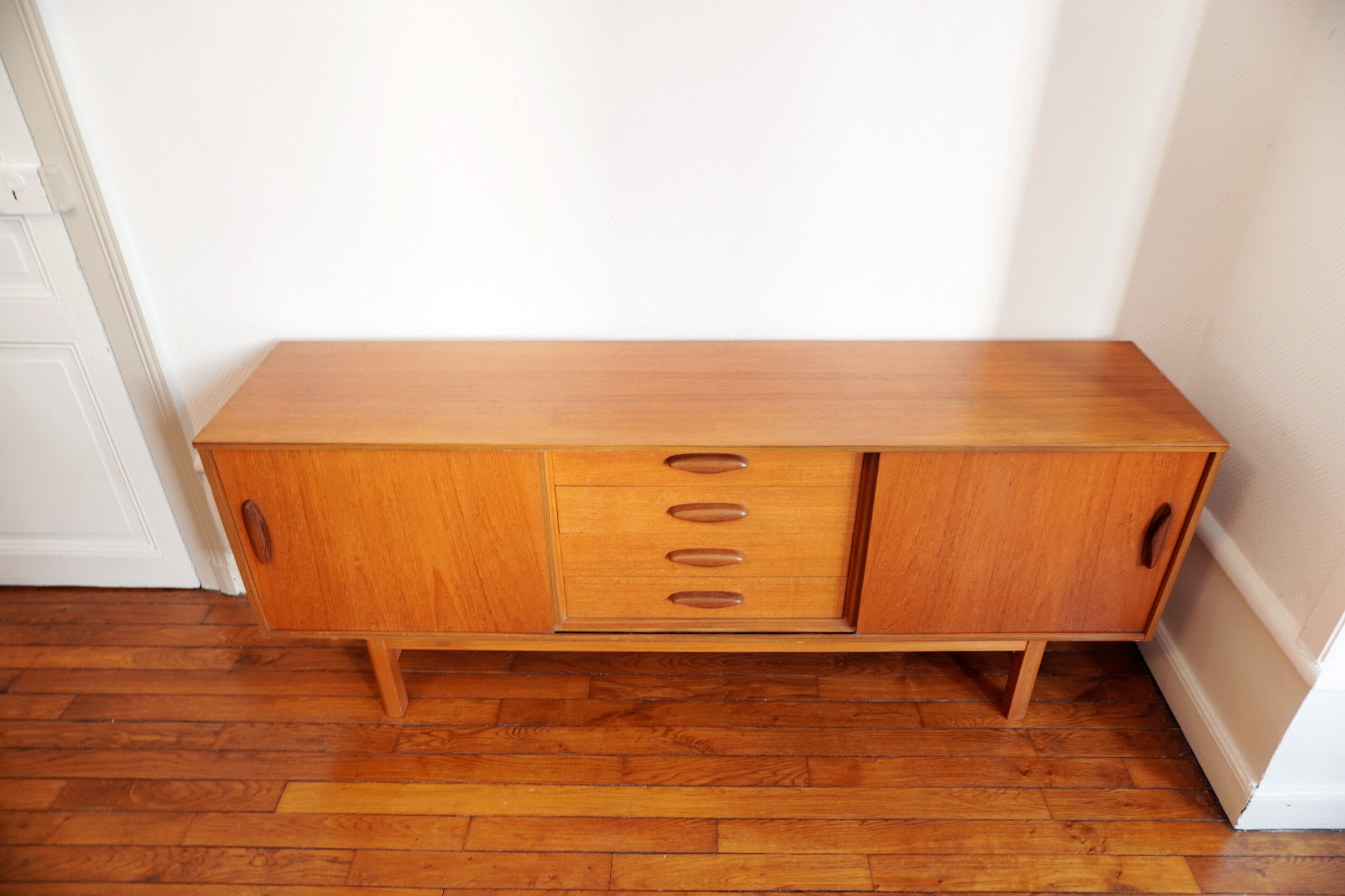 Vintage Scandinavian line in 60s teak