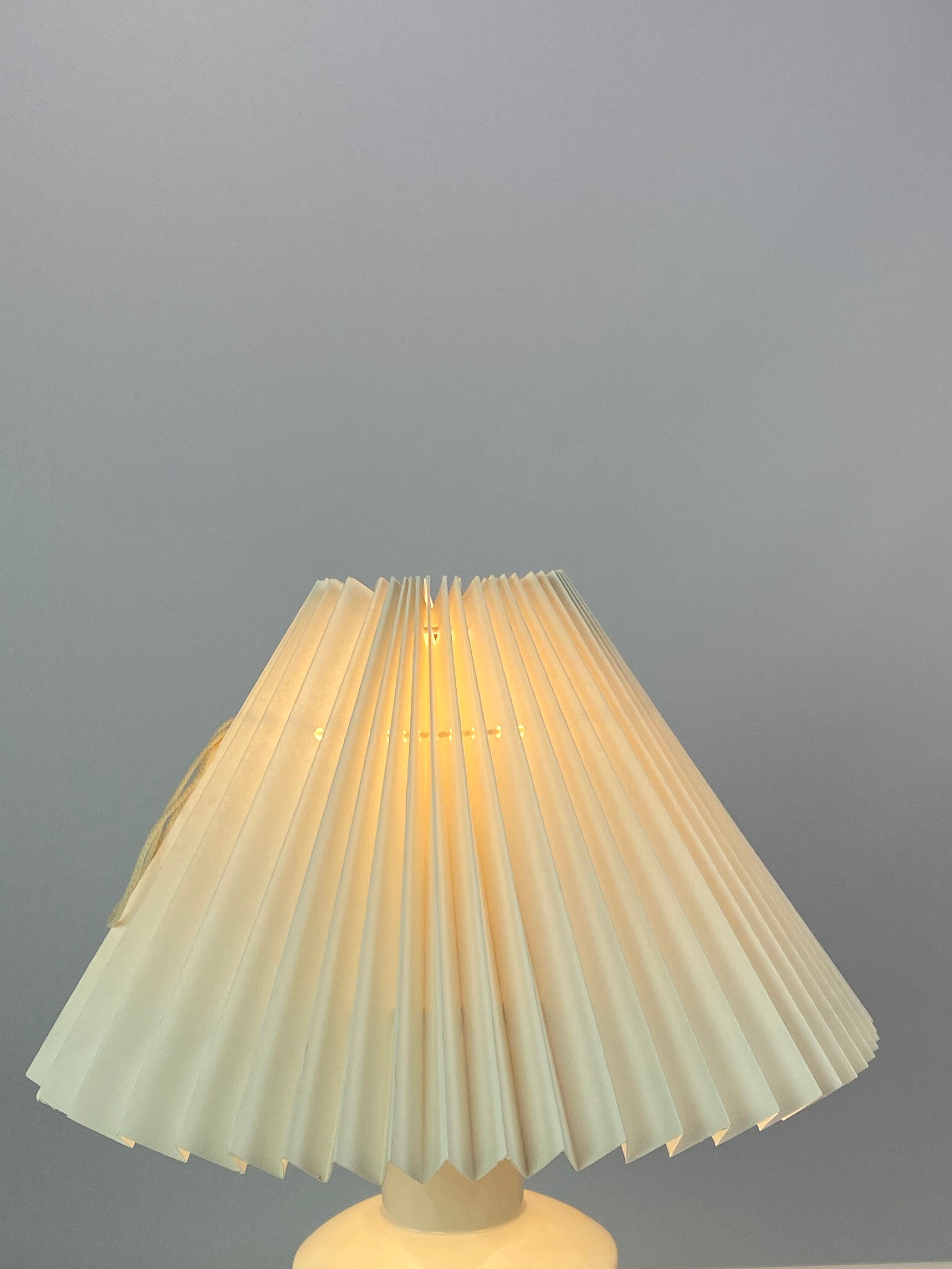 Tablelamp decorated with flowers by Bing and Grøndahl, model 6714/2102, 1960s