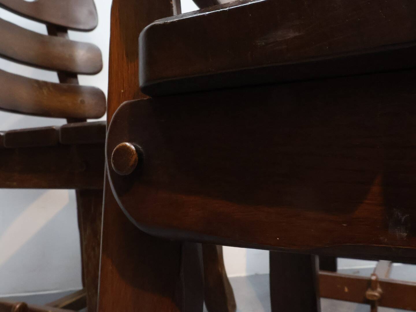 Brutalist fishbone stoelen eikenhout Jaren 70
