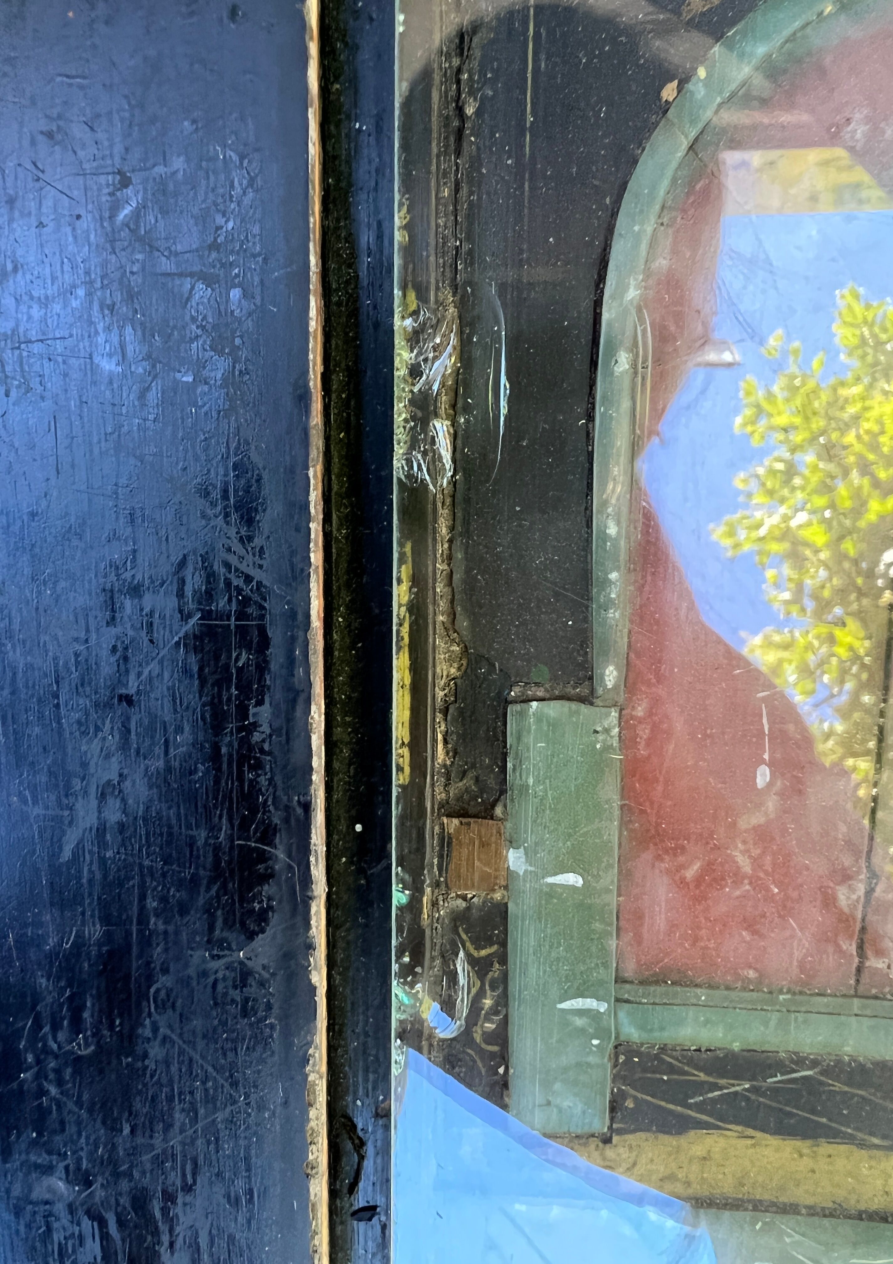 Chinese coffee table with mother-of-pearl and ivory stone inlays