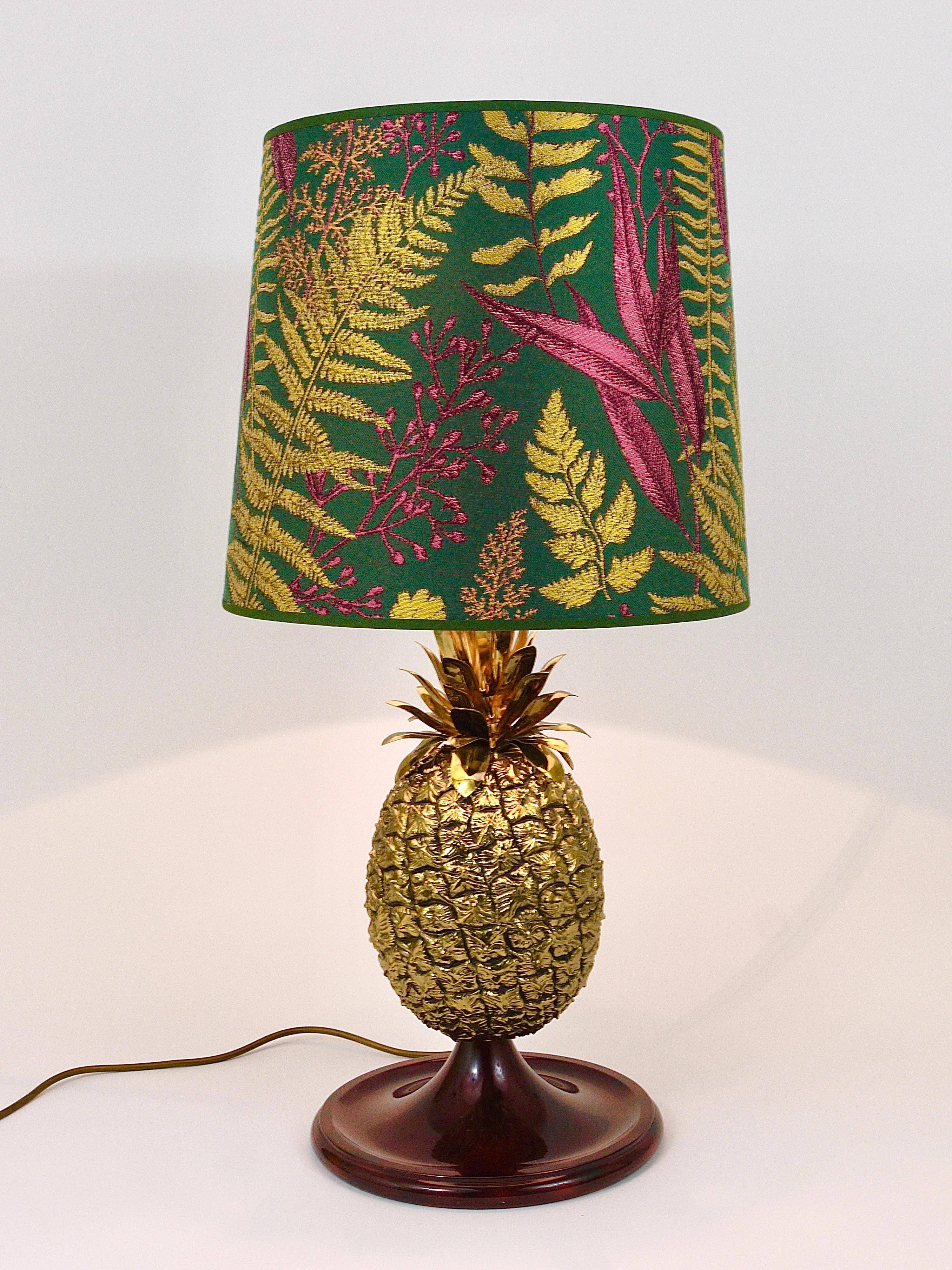 Hollywood Regency pineapple table lamp in brass by Mauro Manetti, Italy, 1970s.