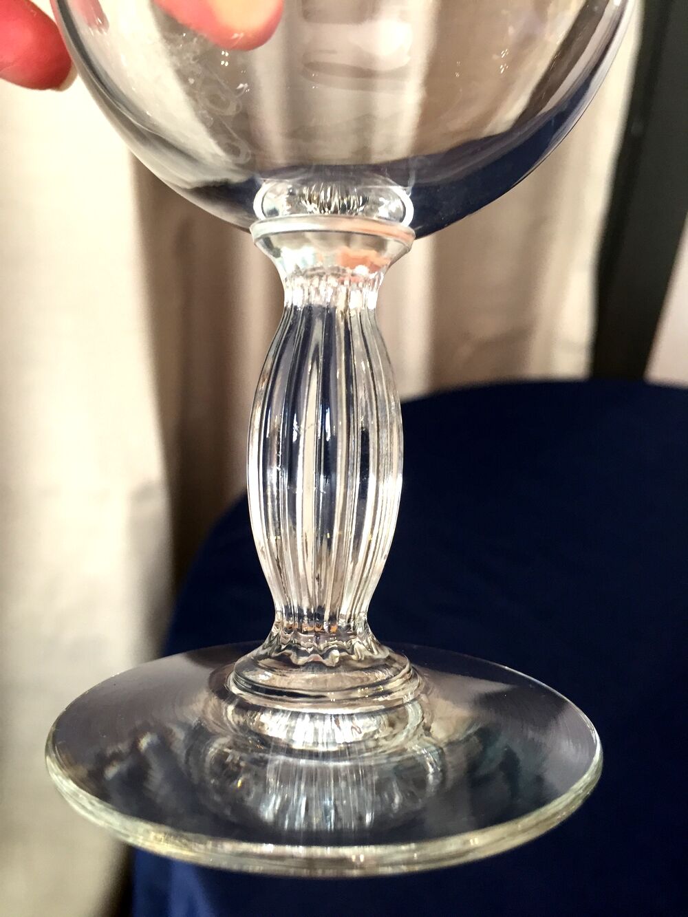 Set of 8 crystal wine glasses