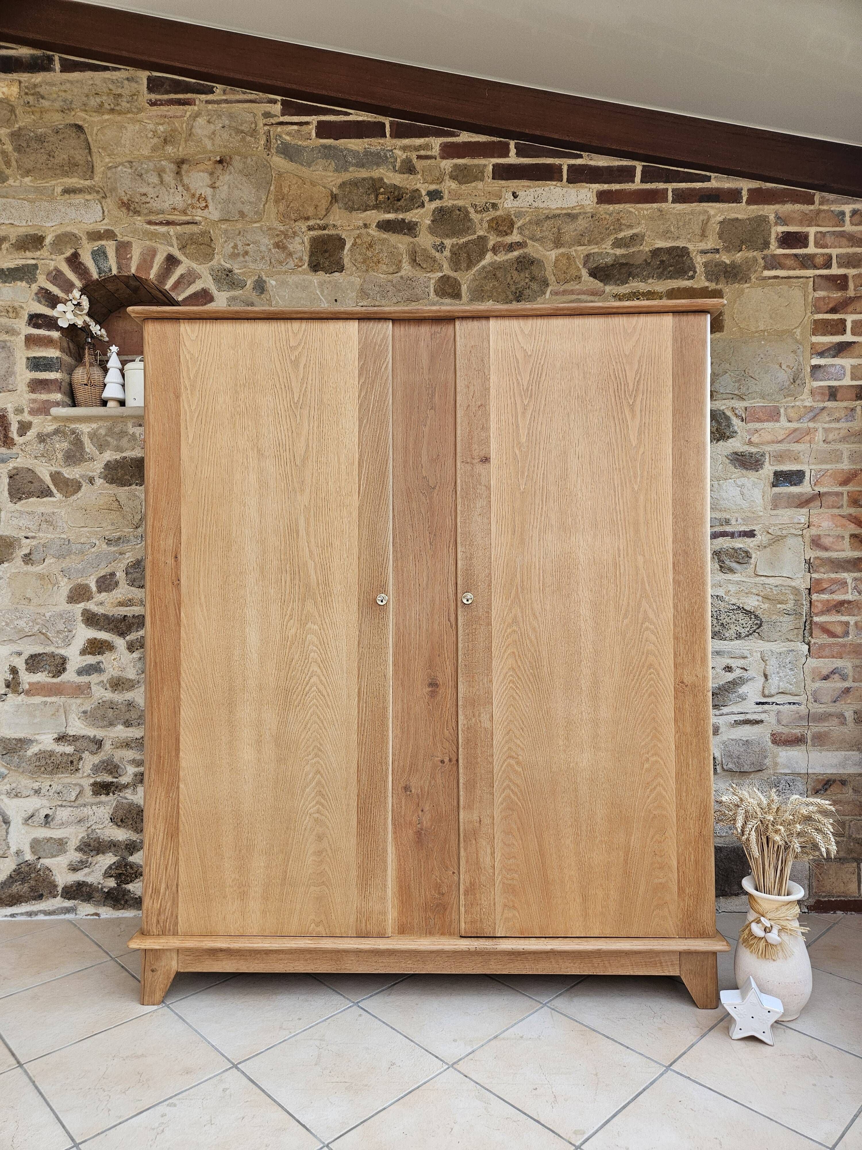 Armoire vintage