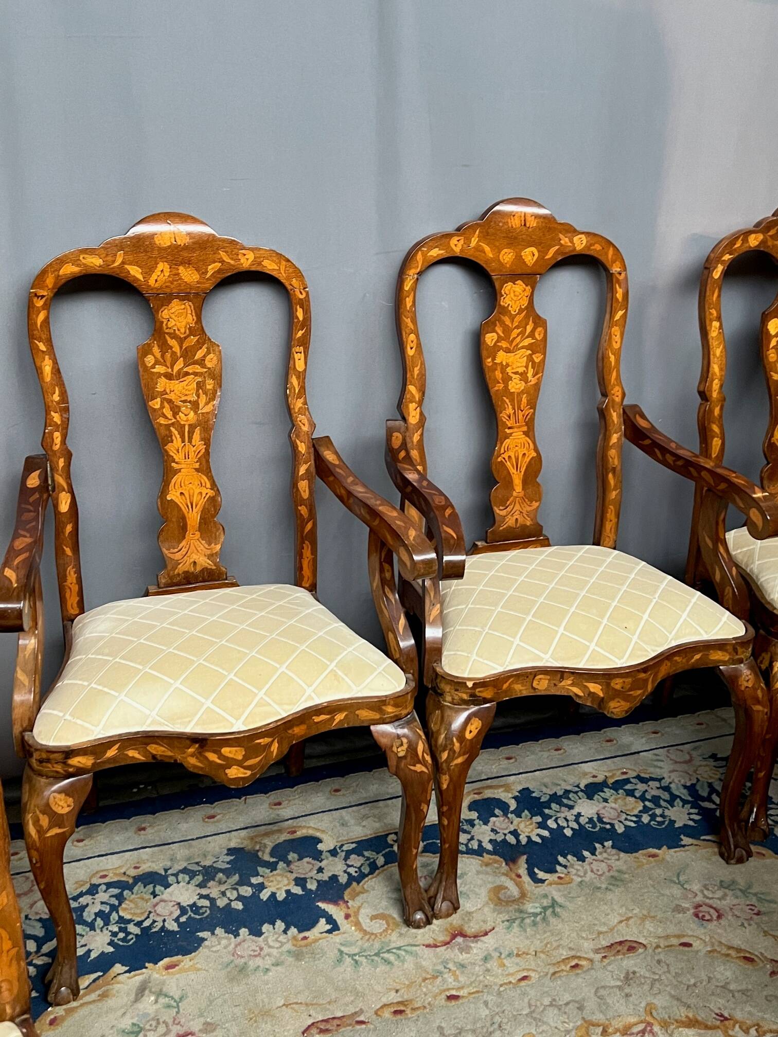 Ensemble de deux fauteuils et six chaises XVIIIe siècle.