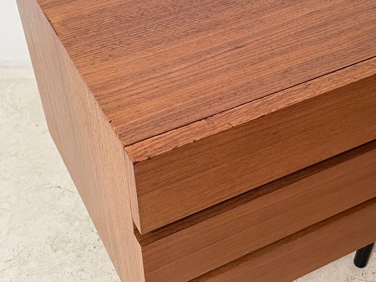 Pair of teak chests of drawers from the 1950s.