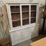 Buffet with 2 glass doors