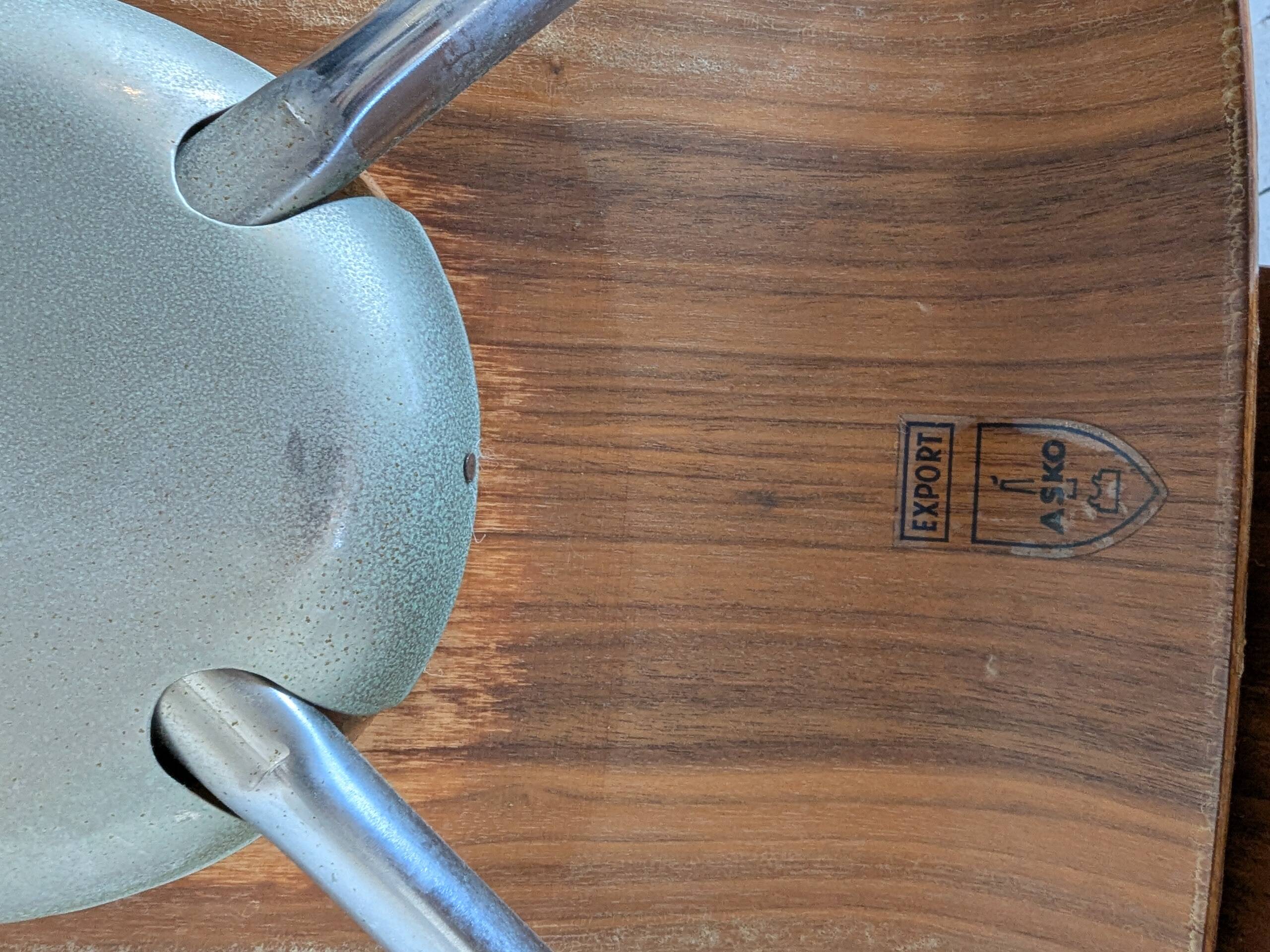 Paire de chaises de Tapio Wirkkala pour Asko, noyer