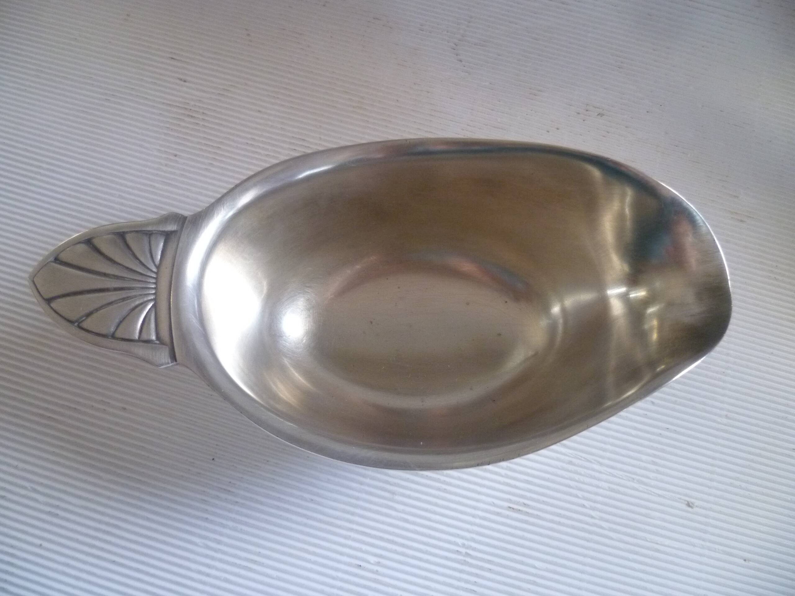 Sauciere art deco en métal argente orfè christofle