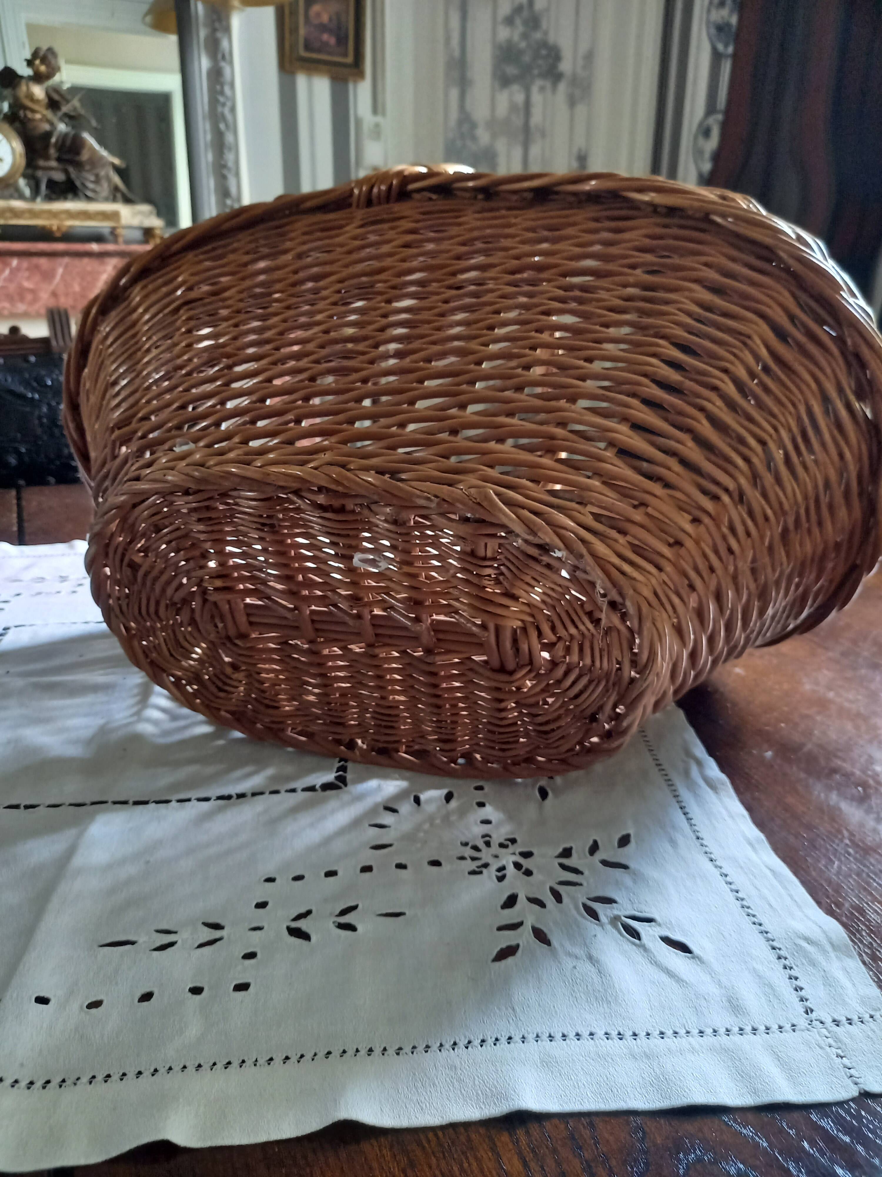 Woven wicker basket