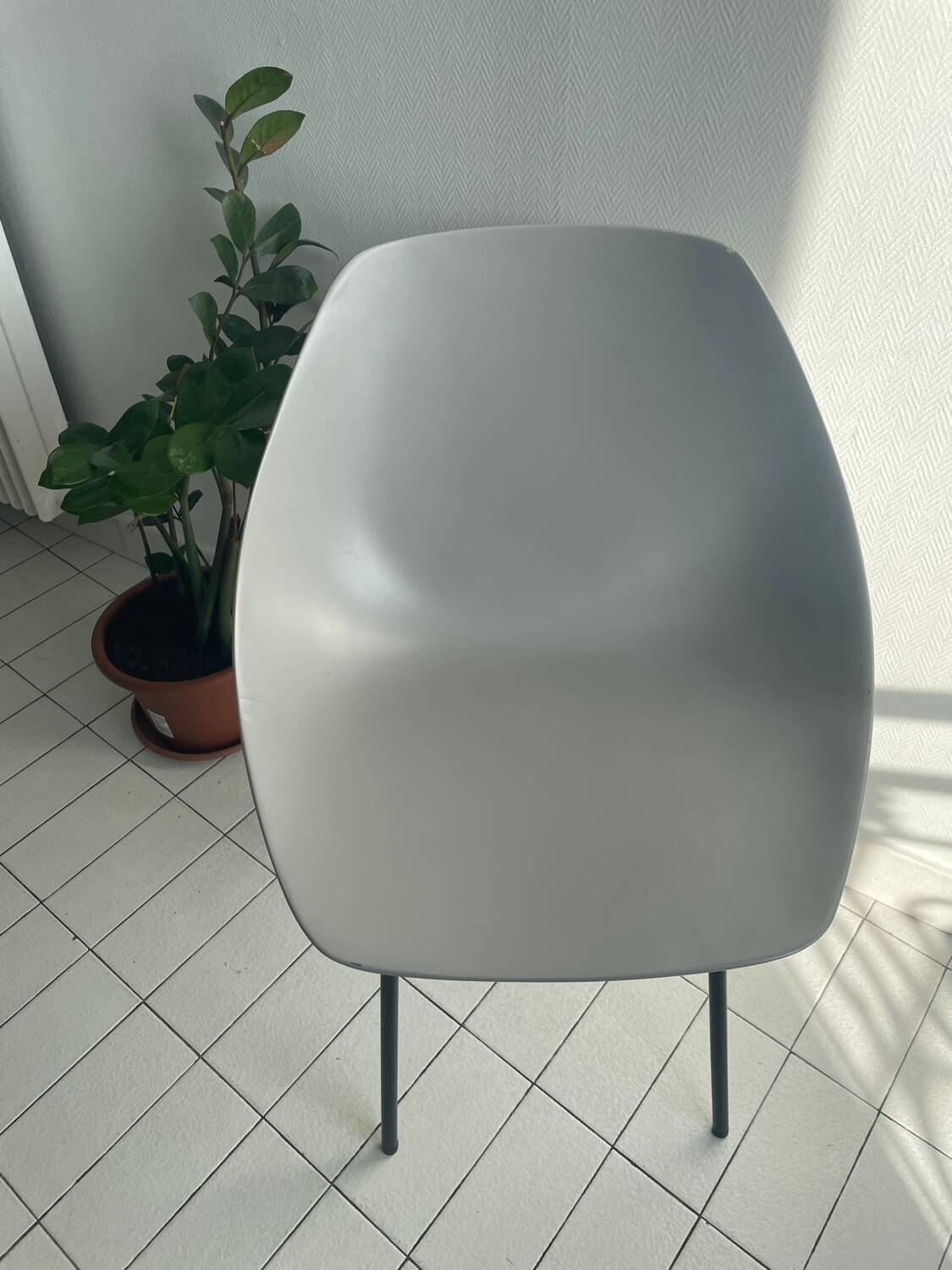 Pierre Guariche shell model chair