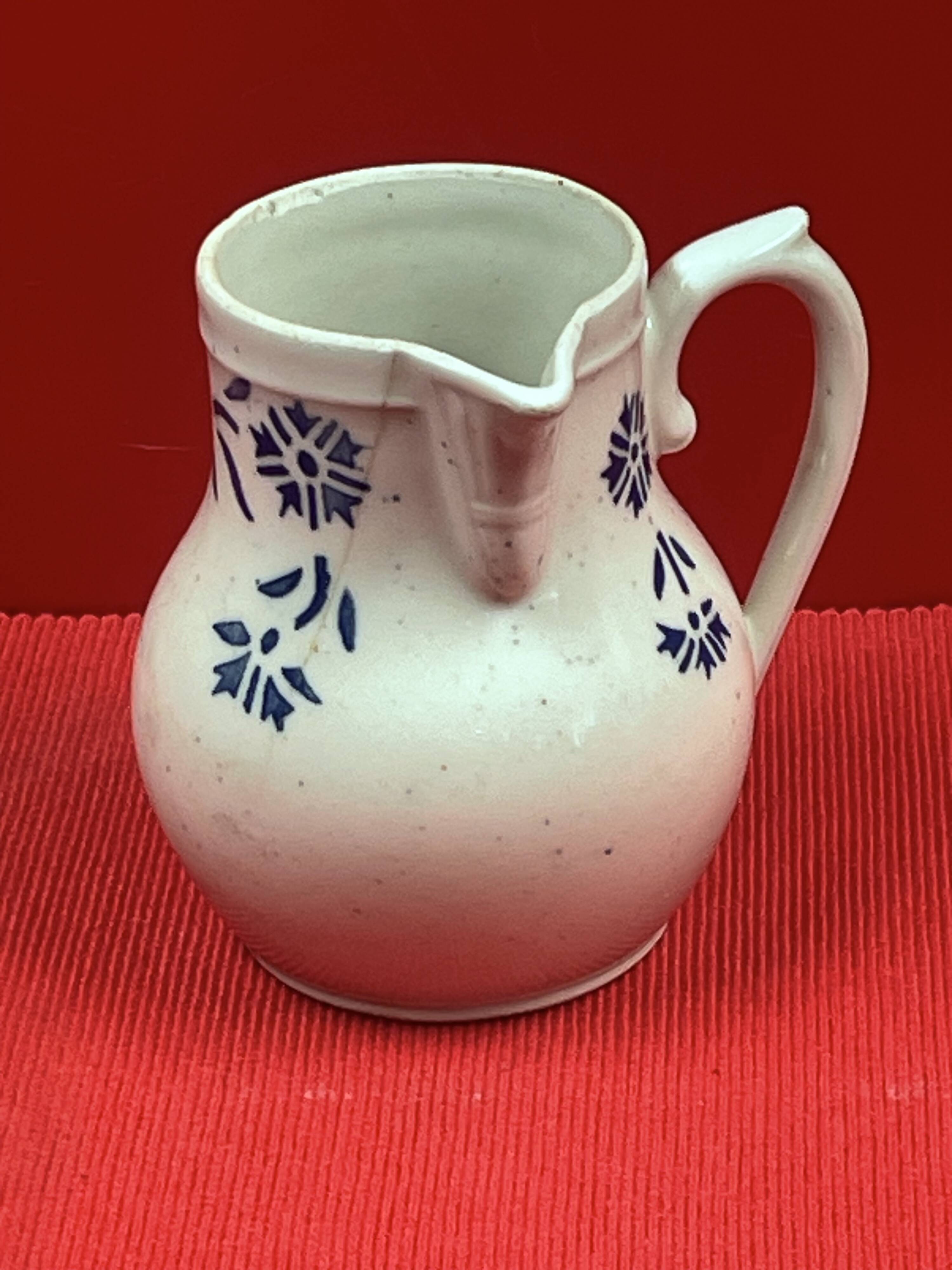 St Uze, Milk jug H 9 cm