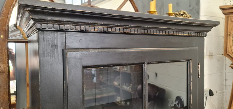 Showcase library patina black a door three drawers