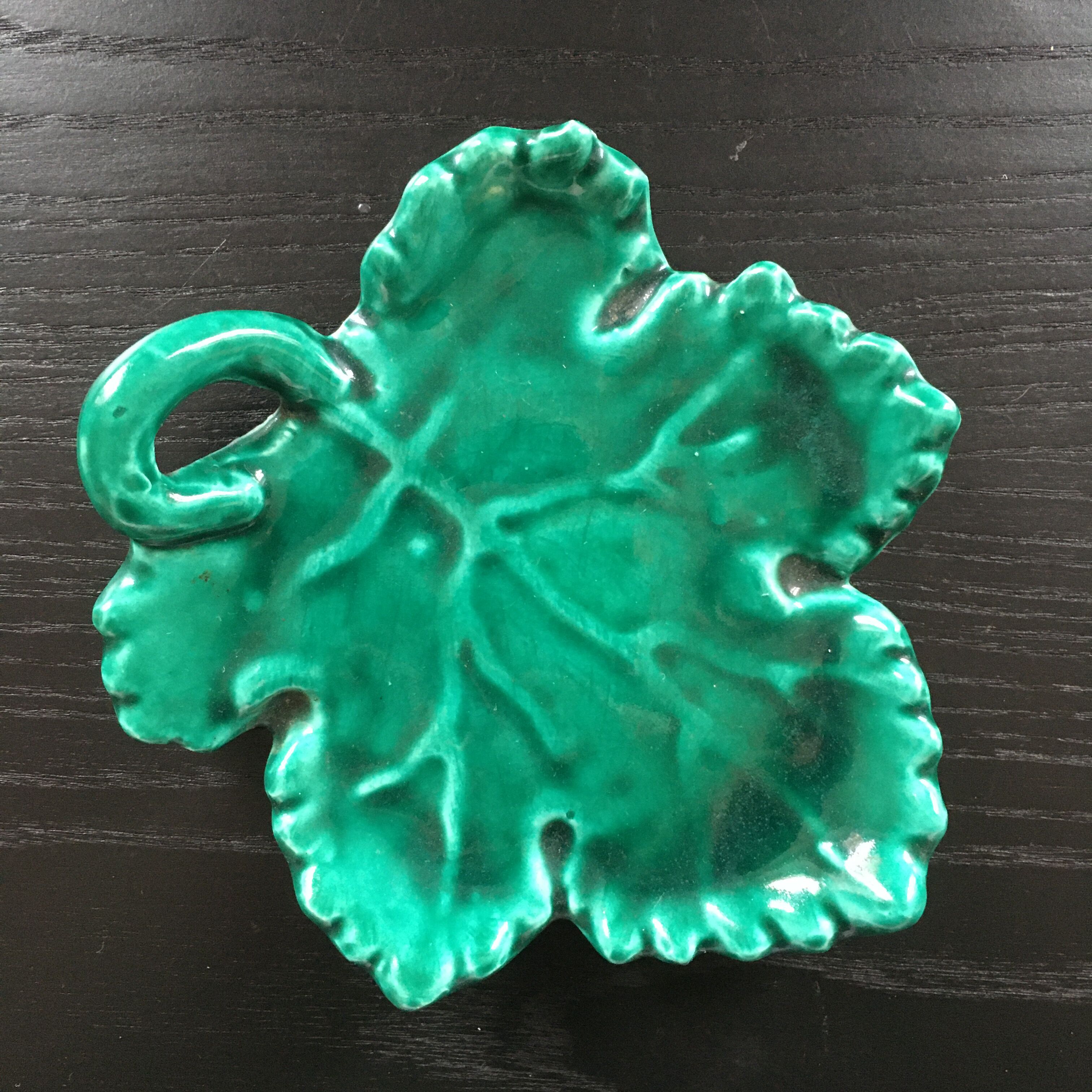 Empty vine leaf pocket