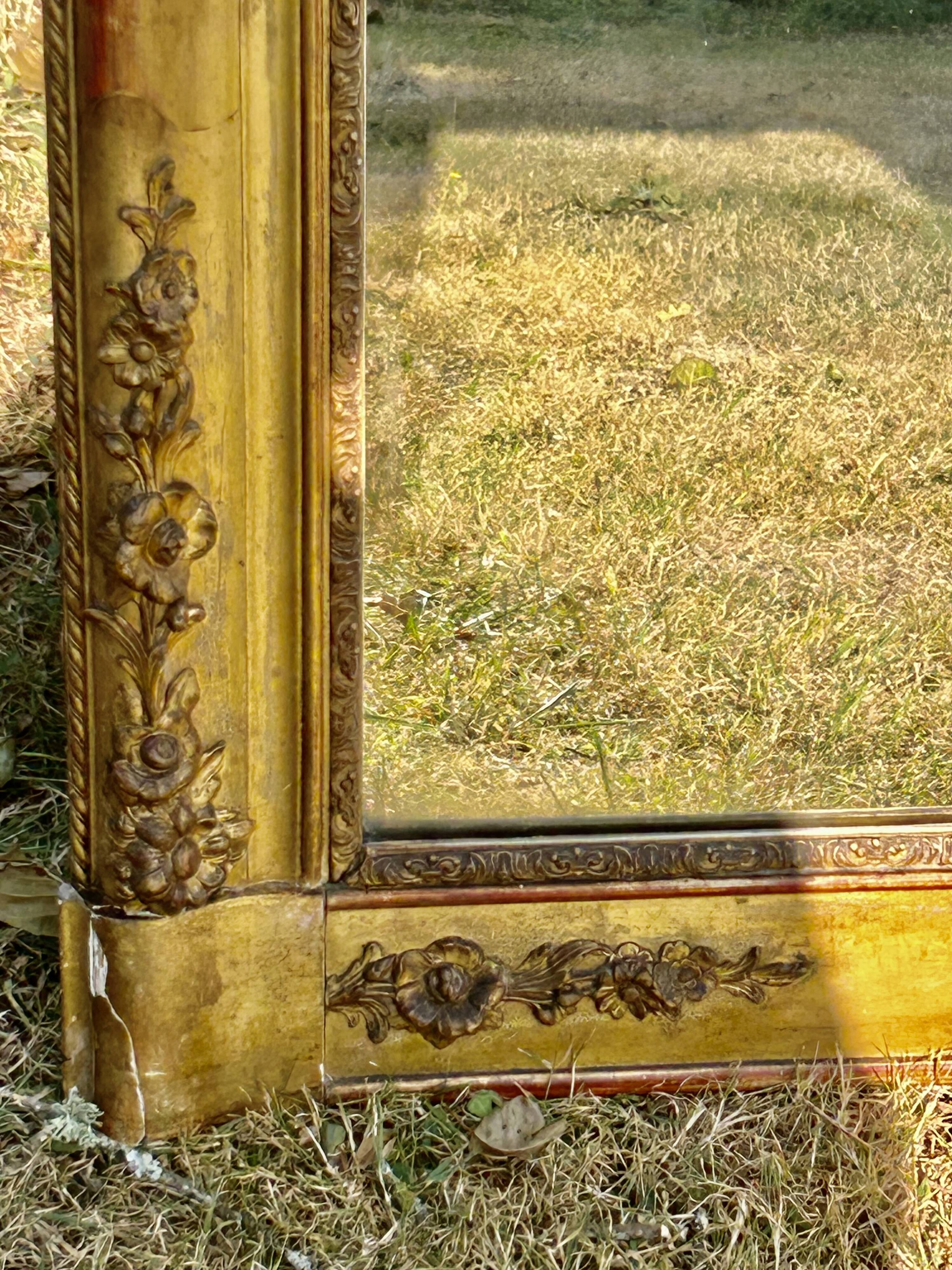 Grand miroir ancien doré à la feuille
