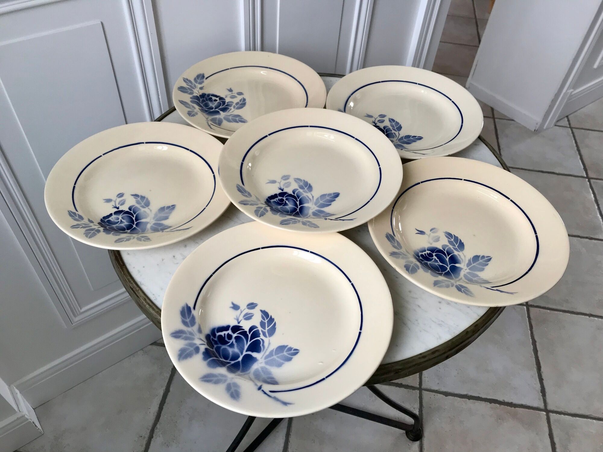 Set of 6 flat plates blue flowers Saint-Amand years 30-40