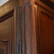 Oak closet façade