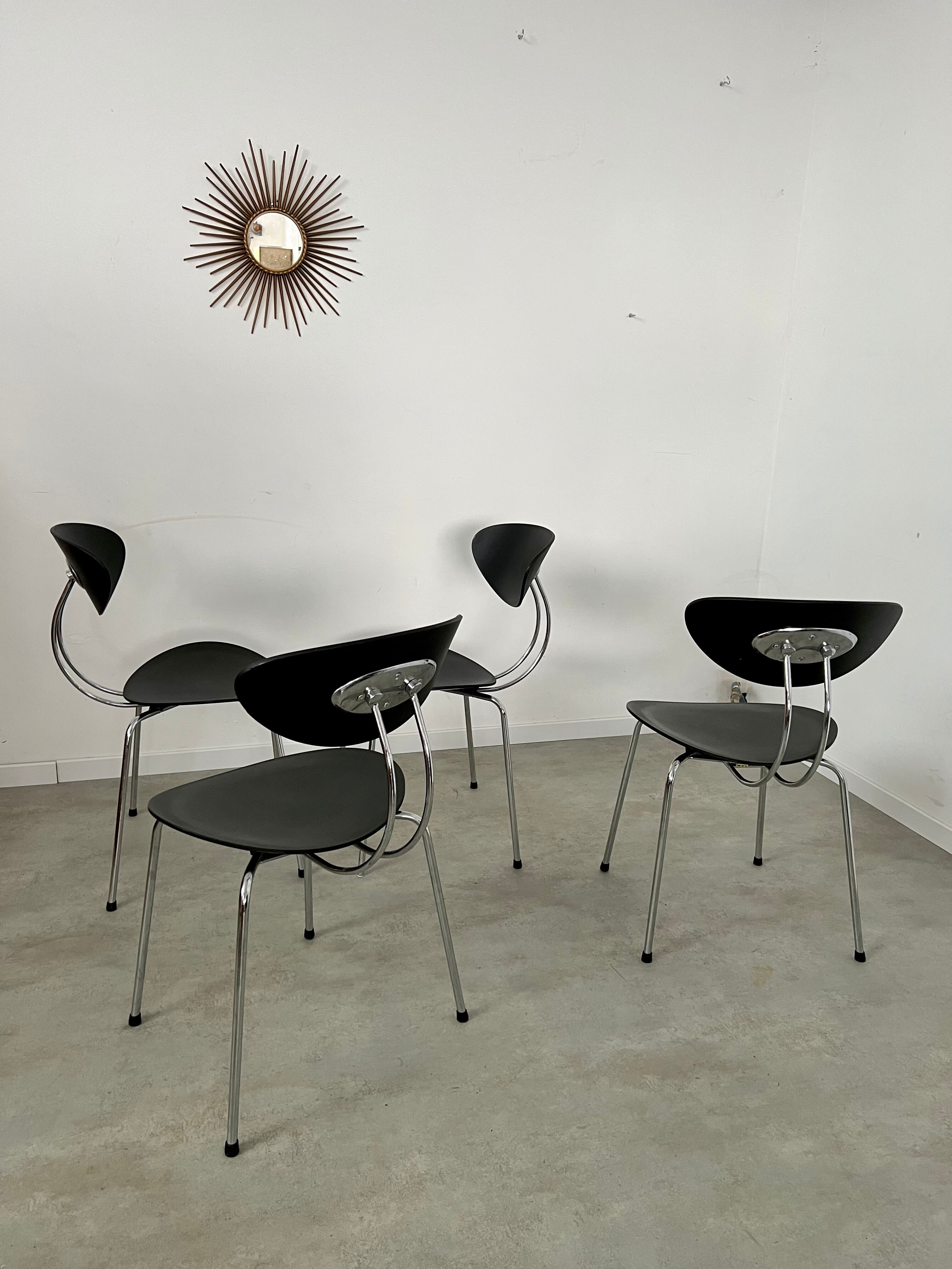 Lot 4 anciennes chaises design italien années 80