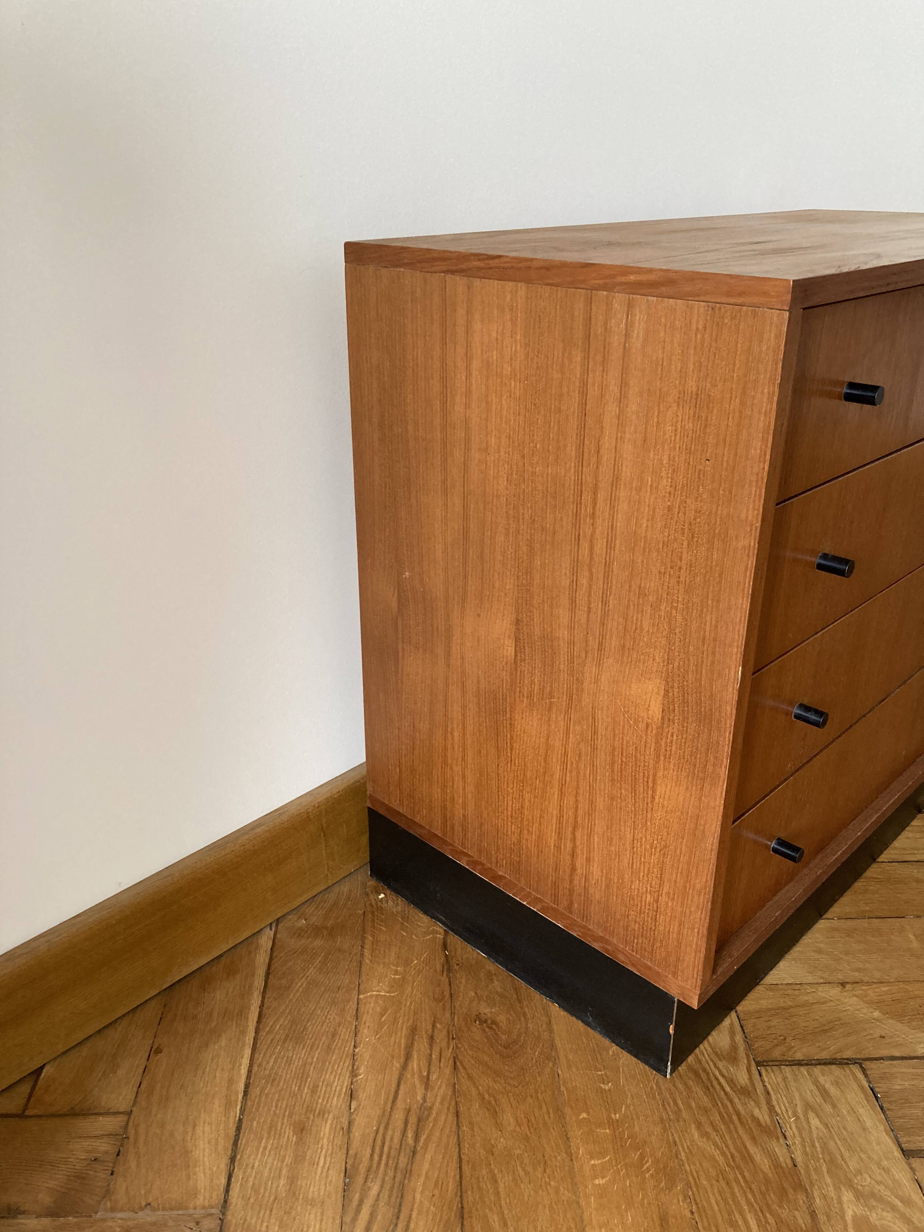 Scandinavian style chest of drawers