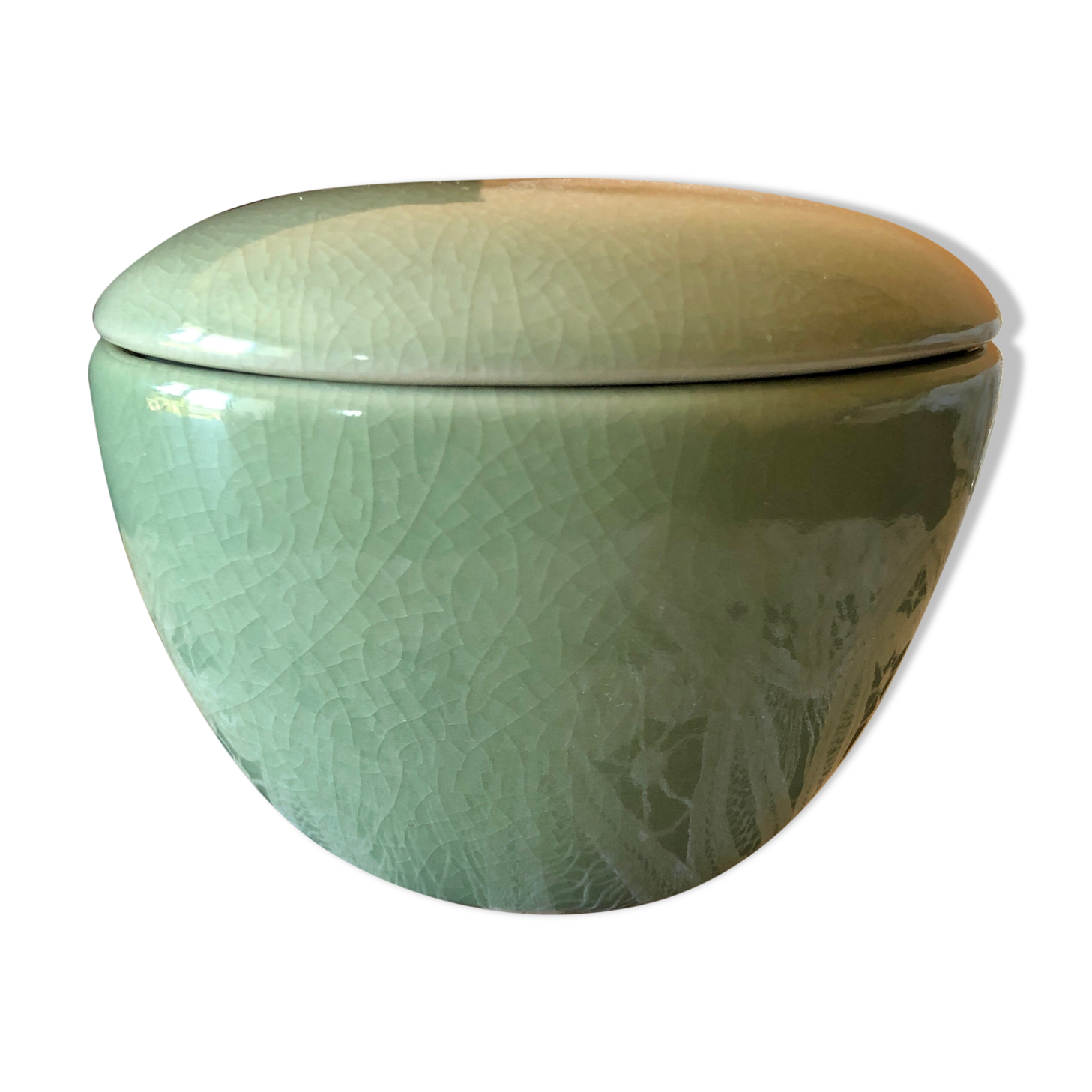 Water-green cracked ceramic box