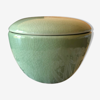 Water-green cracked ceramic box