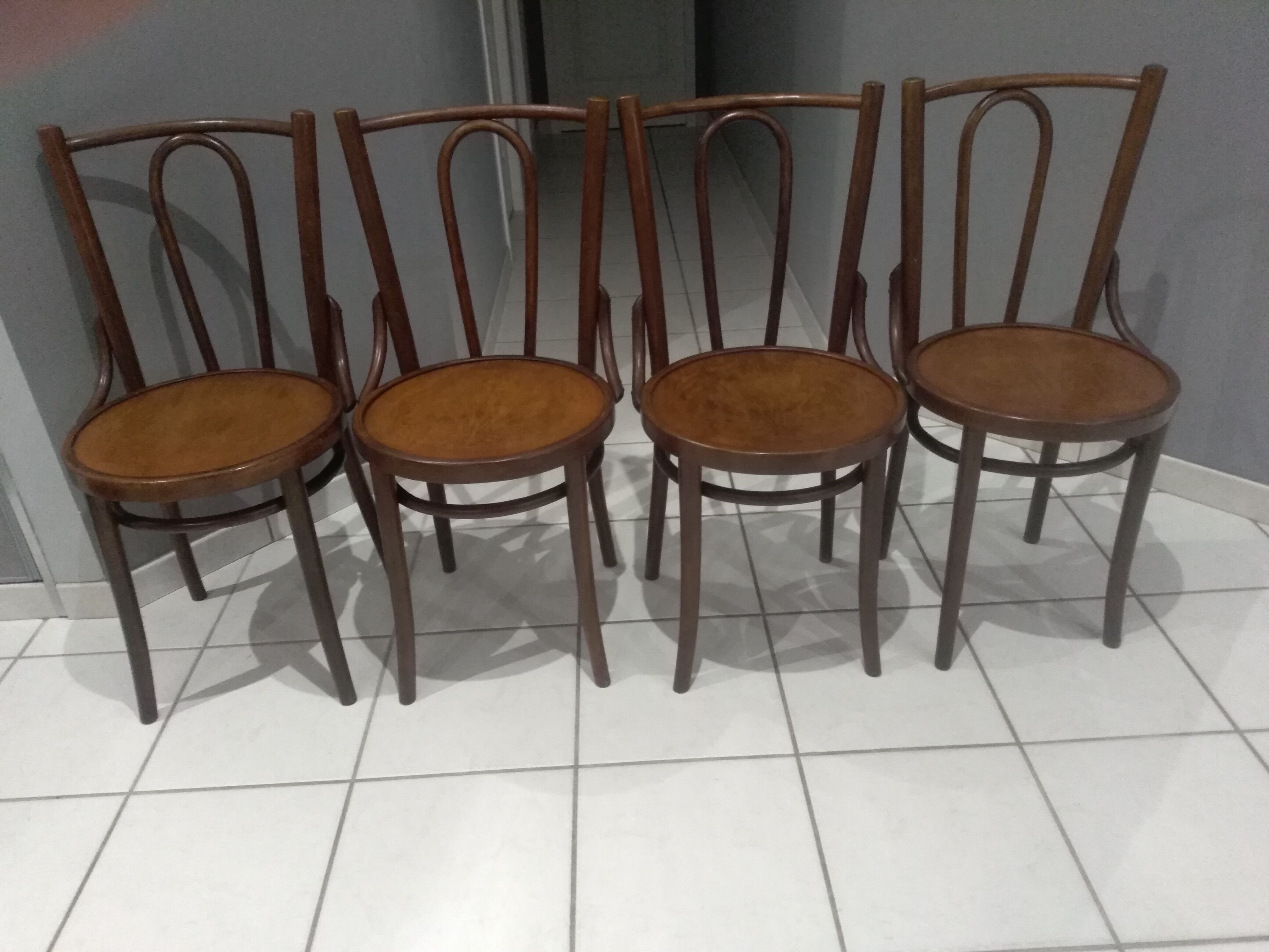 Suite de 4 chaises de bistrot vintage années 1960