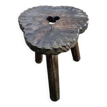 Tabouret tripode en bois brutaliste