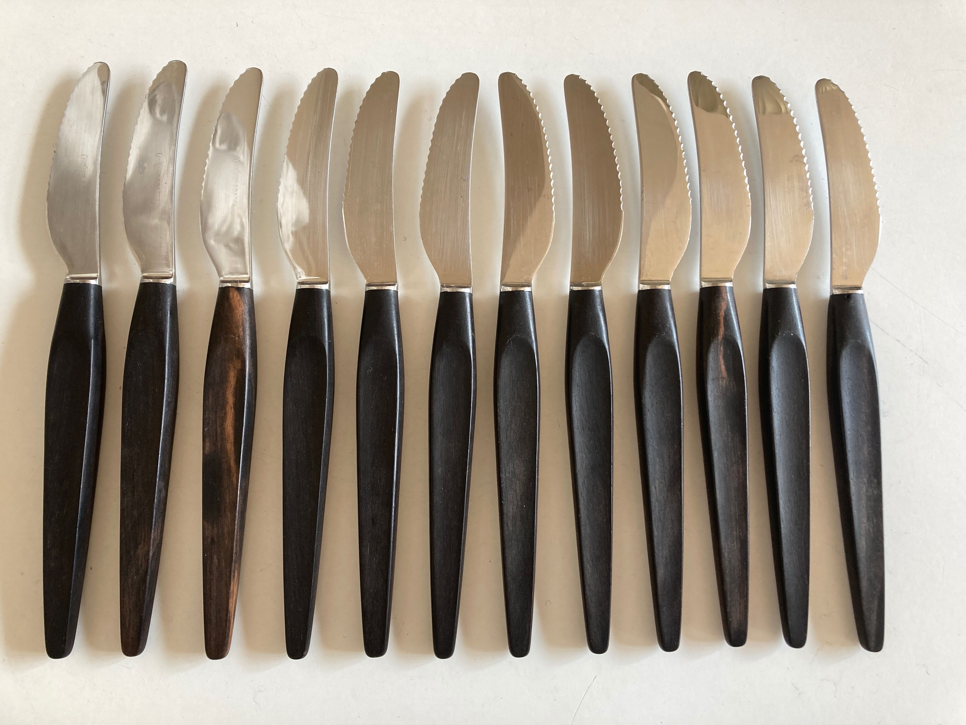 Set de 12 couteaux modernistes en palissandre 1960