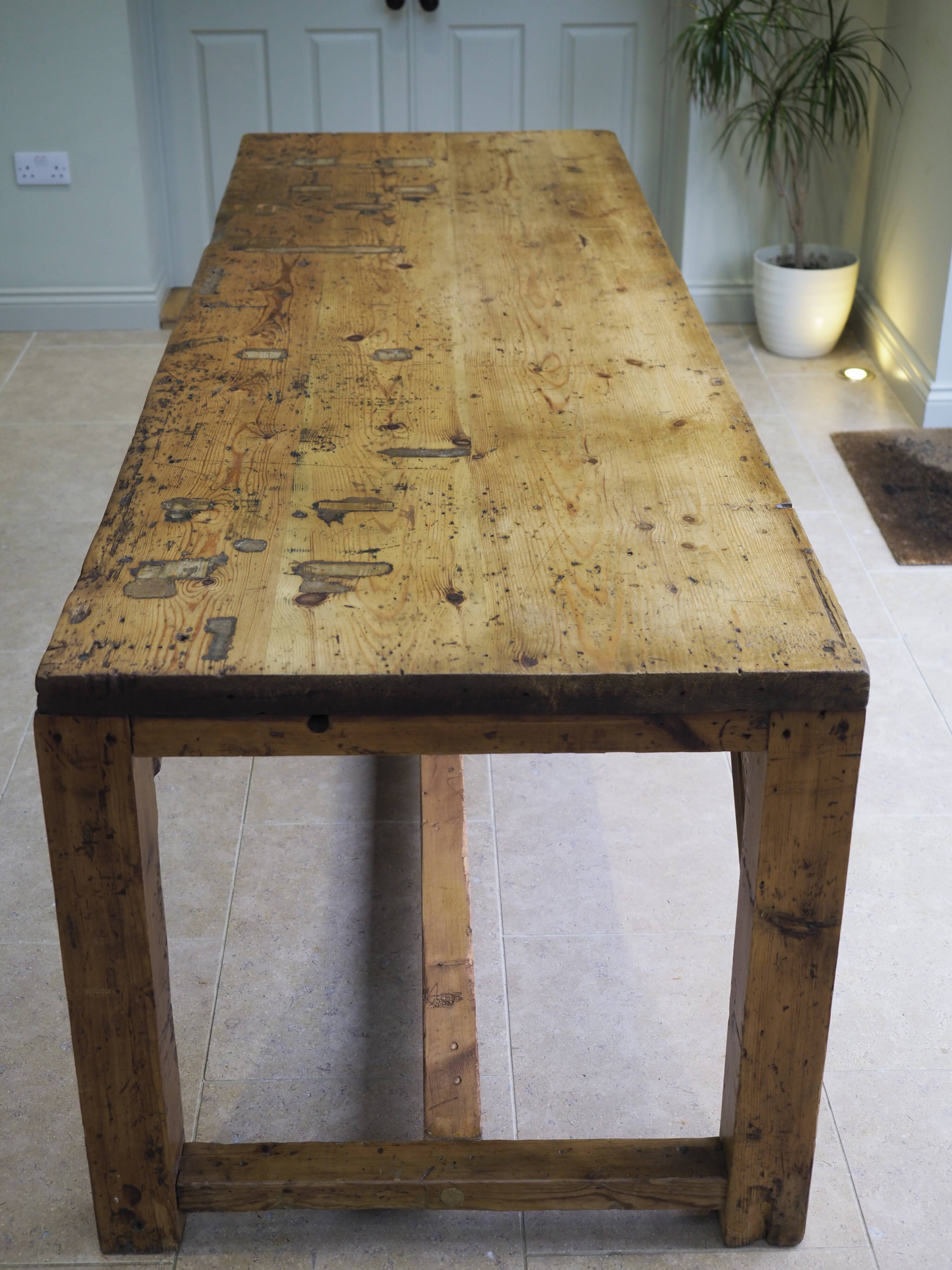 Table ancienne