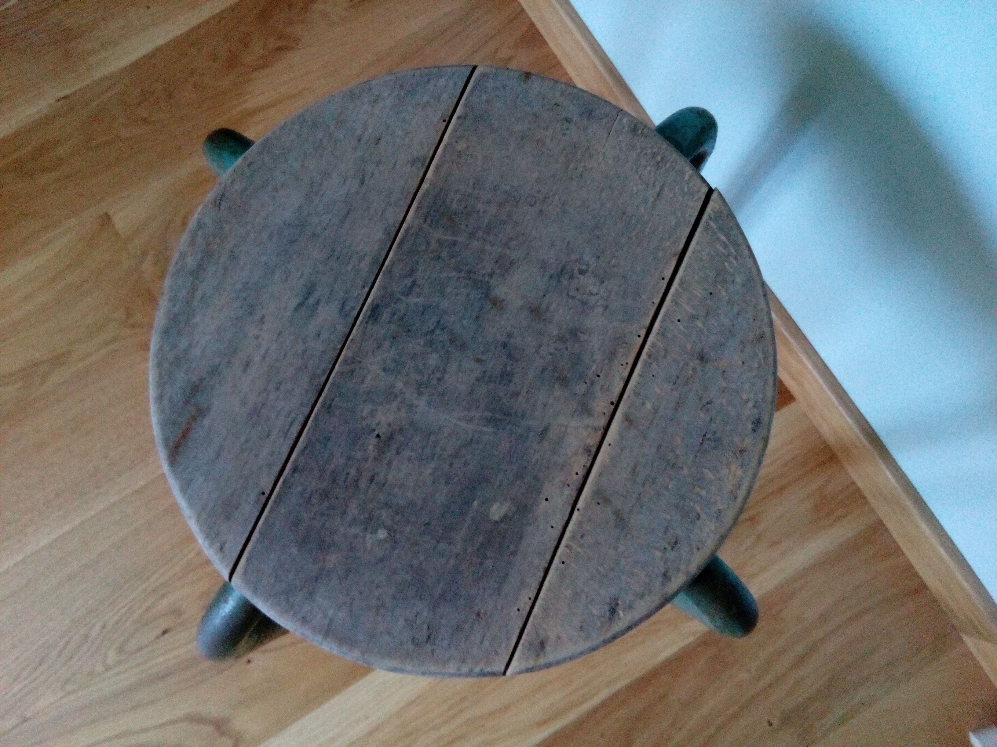 Industrial workshop in wood and metal stool