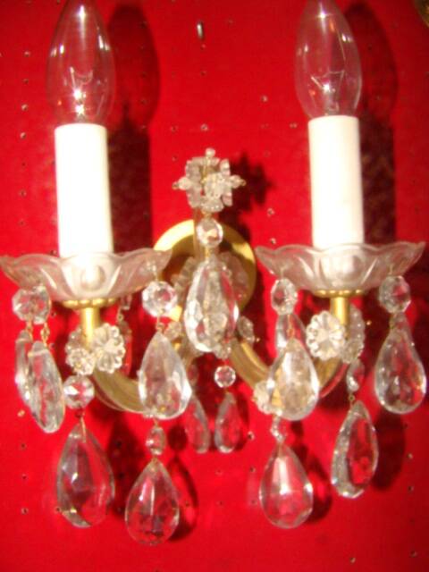 Crystal wall light with two arms from the 1960s.