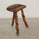 Tabouret ancien brutaliste en bois 1