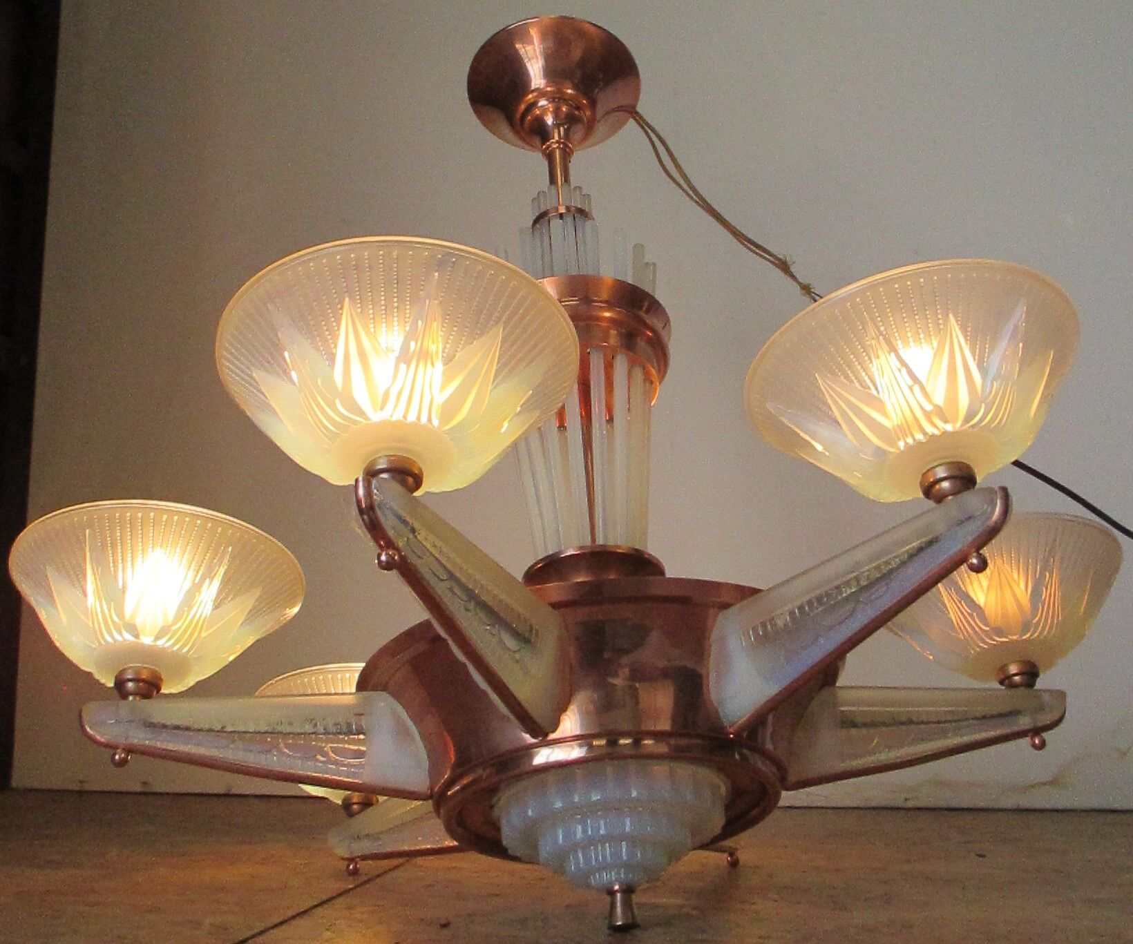 Chandelier Art Deco Petitot glassware ezan