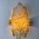 Applique en verre dépoli en forme de feuille orange Murano, verre texturé et détails dorés, Italie années 1970.