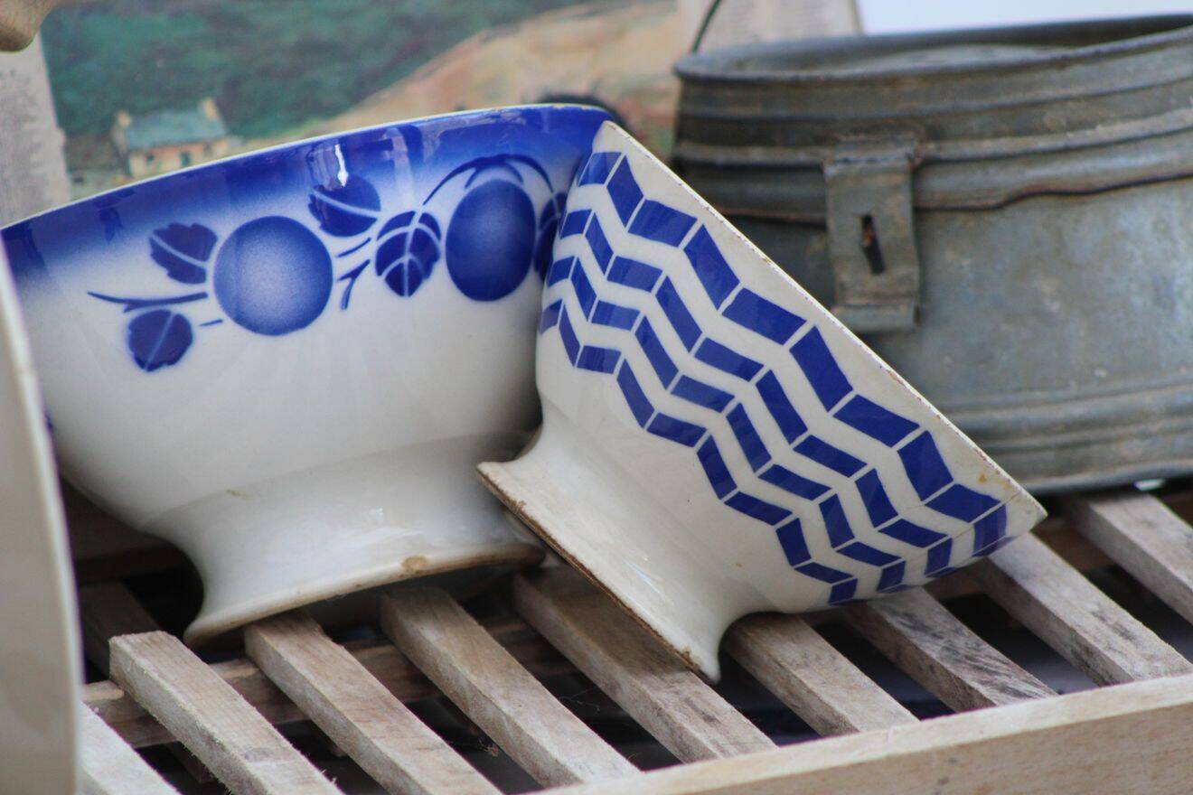 Set of 2 antique ceramic bowls