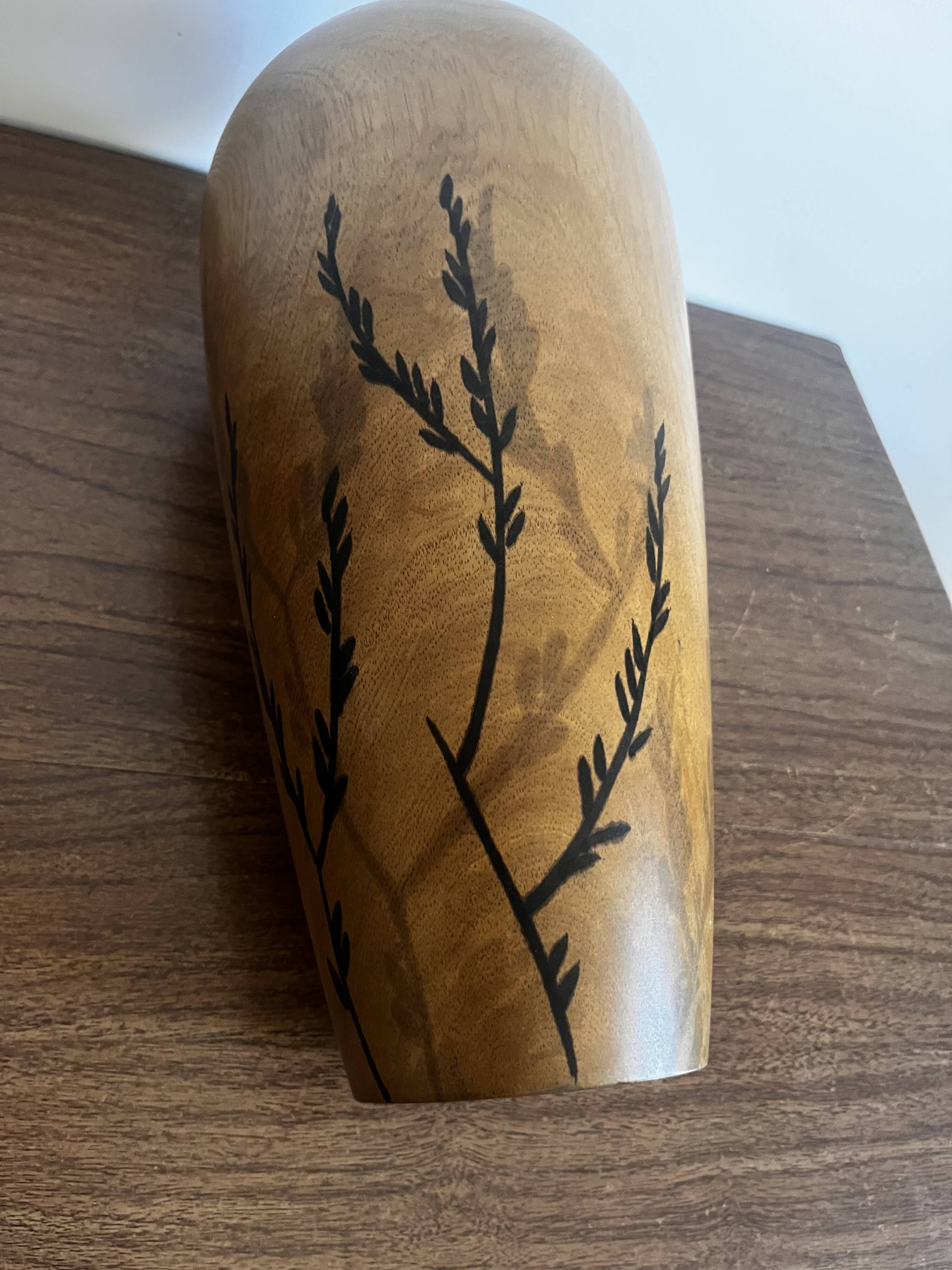 Vase en bois
