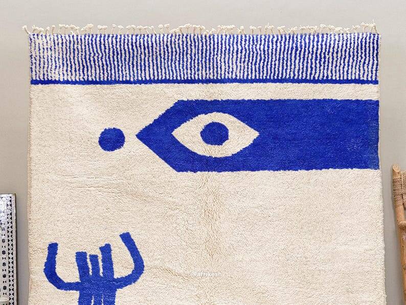 Traditional handmade Moroccan Berber rug size 150 x 250 cm