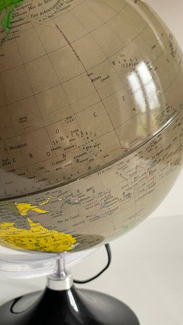 Illuminated terrestrial globe made in italy
