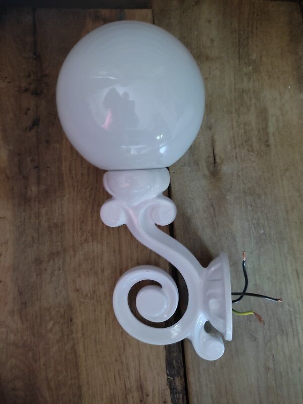 Enamelled metal wall lamp white opal globe