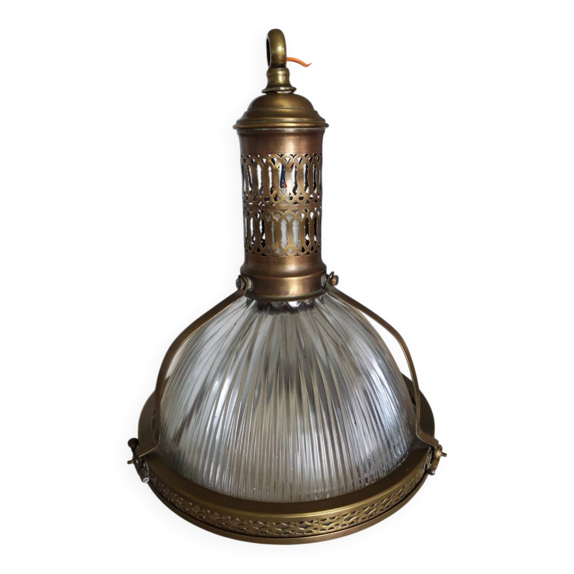 Holophane chandelier suspension