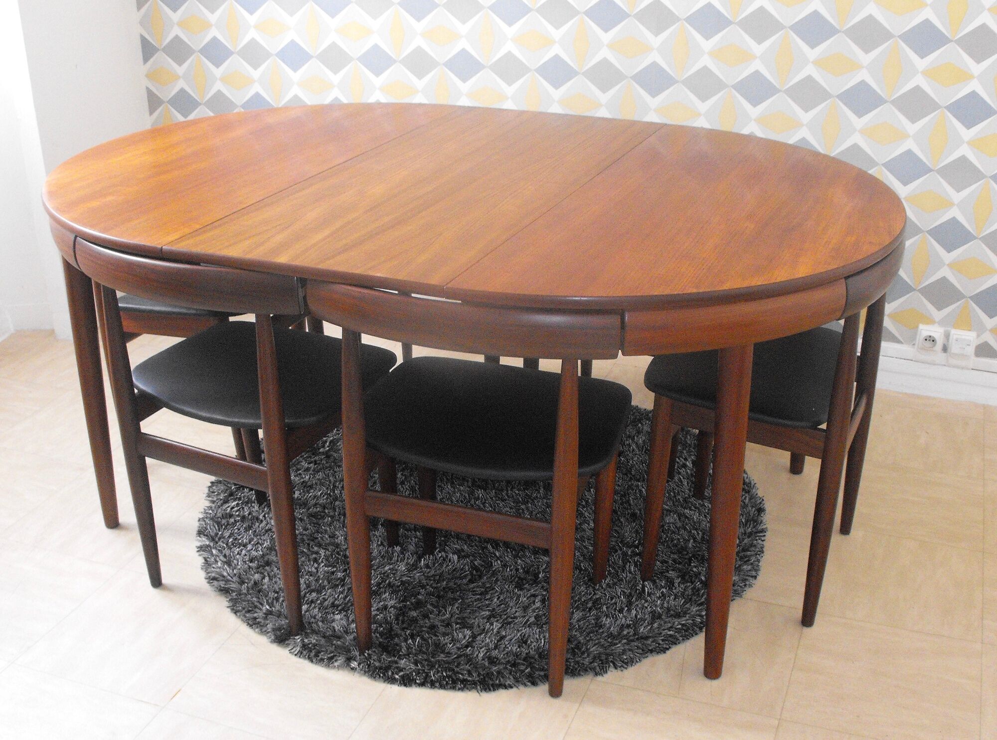 Hans Olsen table and 6 chairs teak, Publisher frem Rojle Denmark 60 years