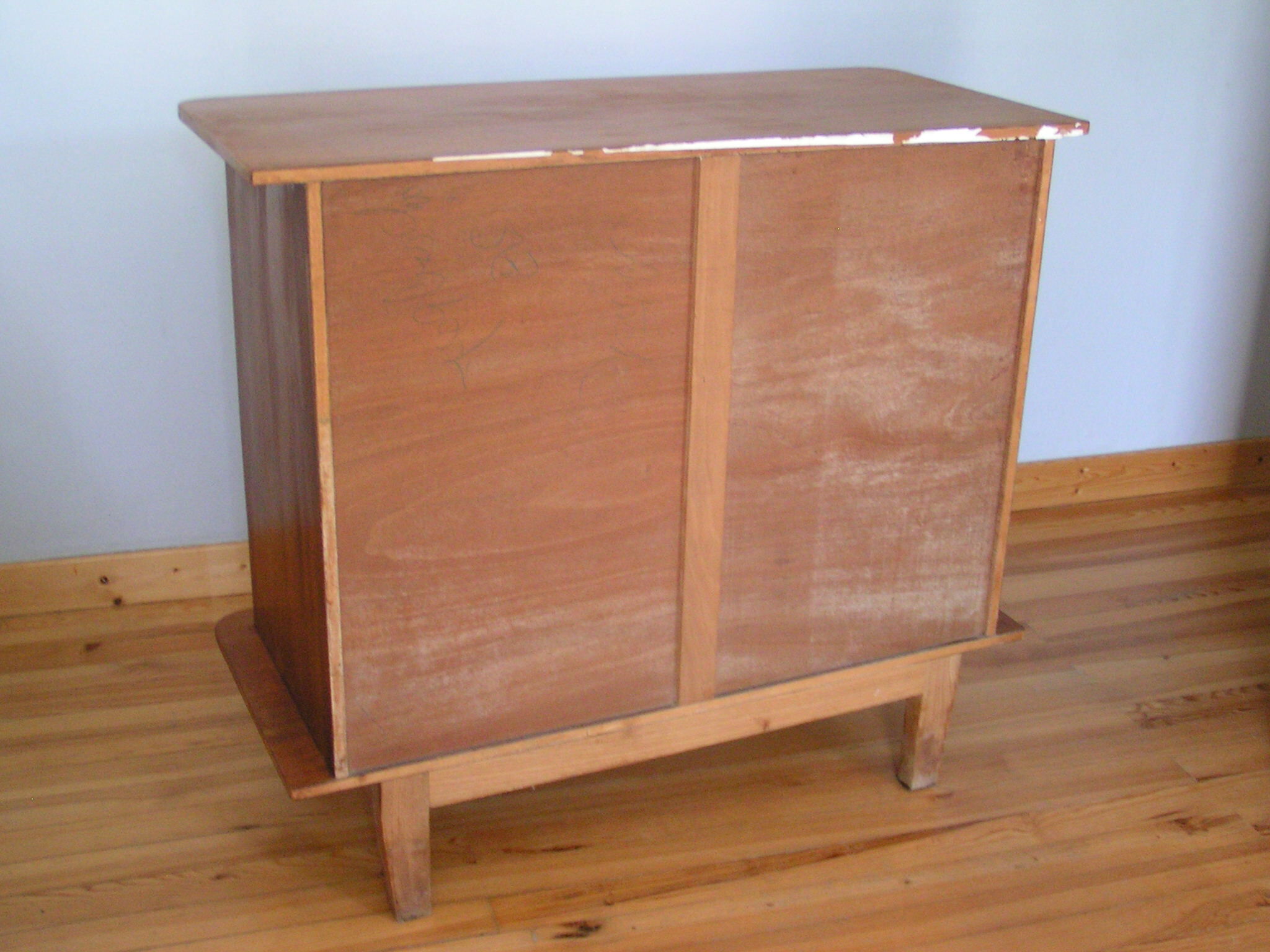 60s dresser