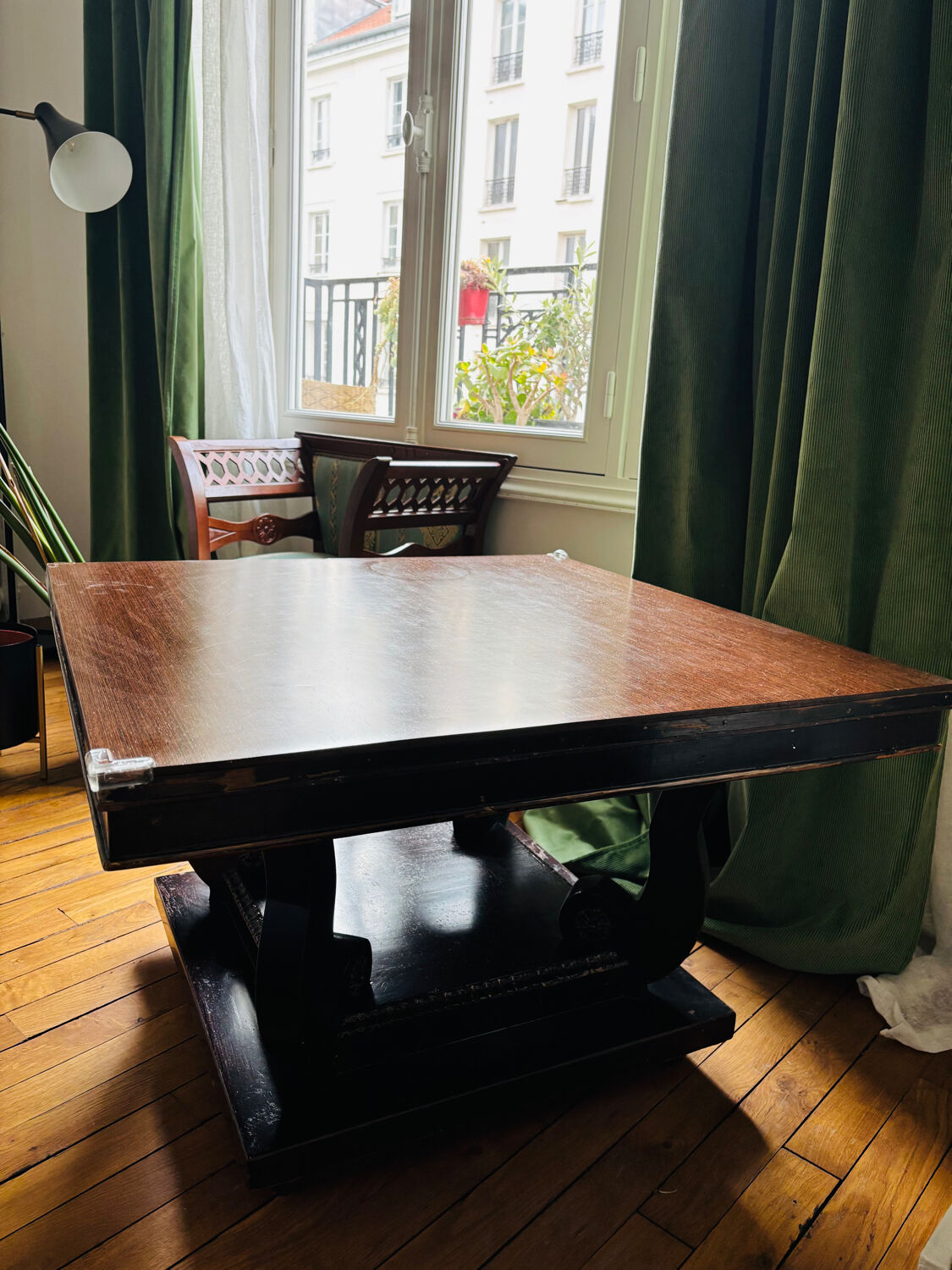 Empire style coffee table in solid wood – square top 80 cm