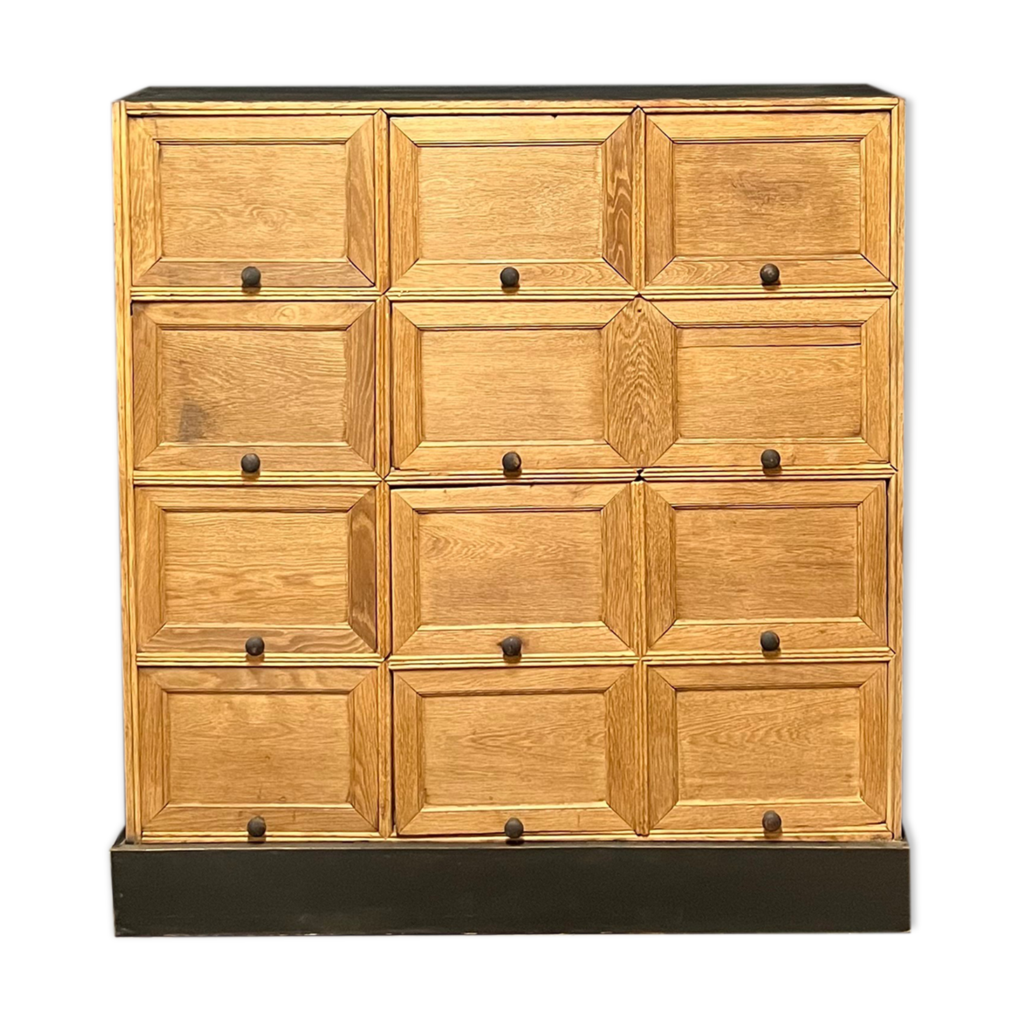Oak clamshell cabinet