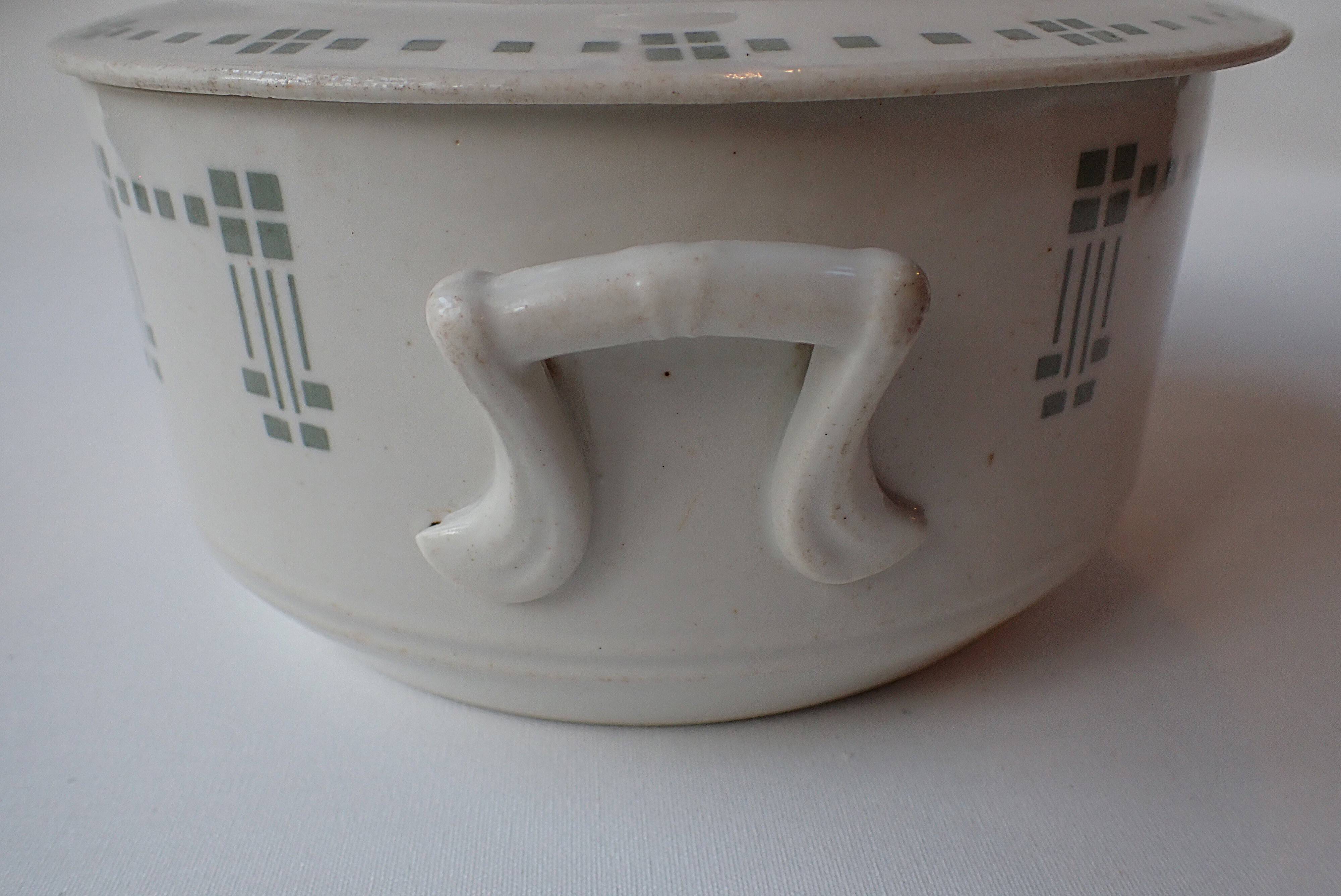 Soup tureen / vegetable dish from the 1920s/30s