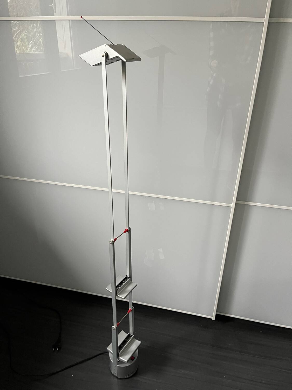 Artemide Tizio articulated desk lamp