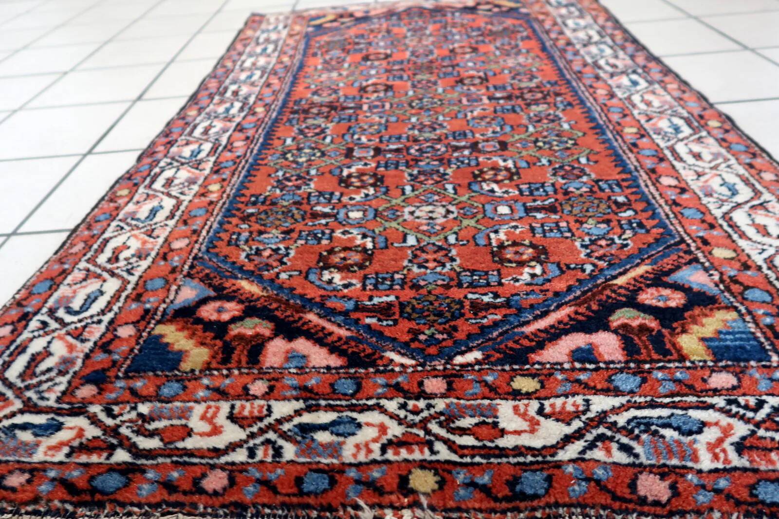 Handmade vintage Persian Hamadan rug 76cm x 126cm, 1970s