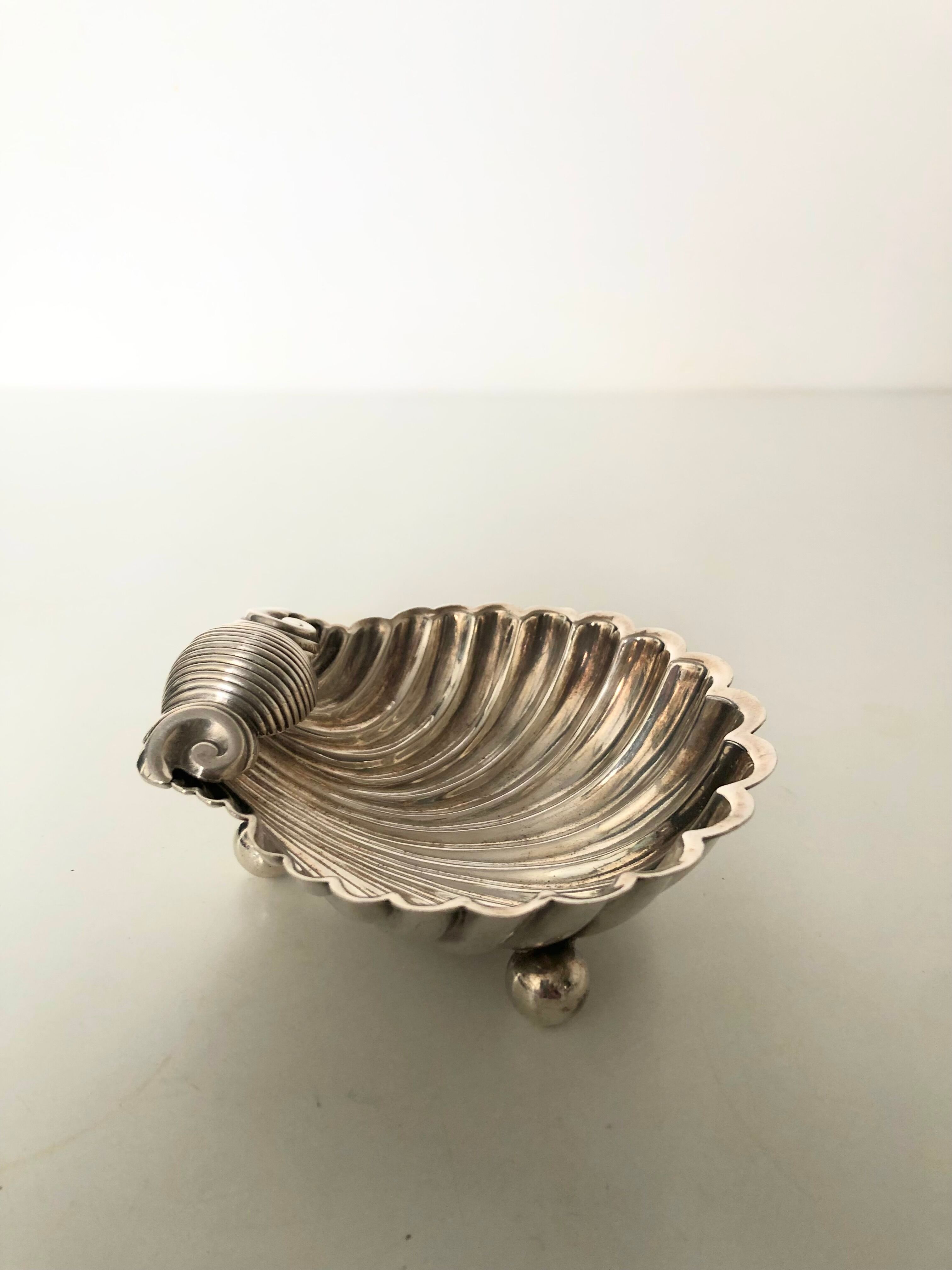 Silver metal shell cut